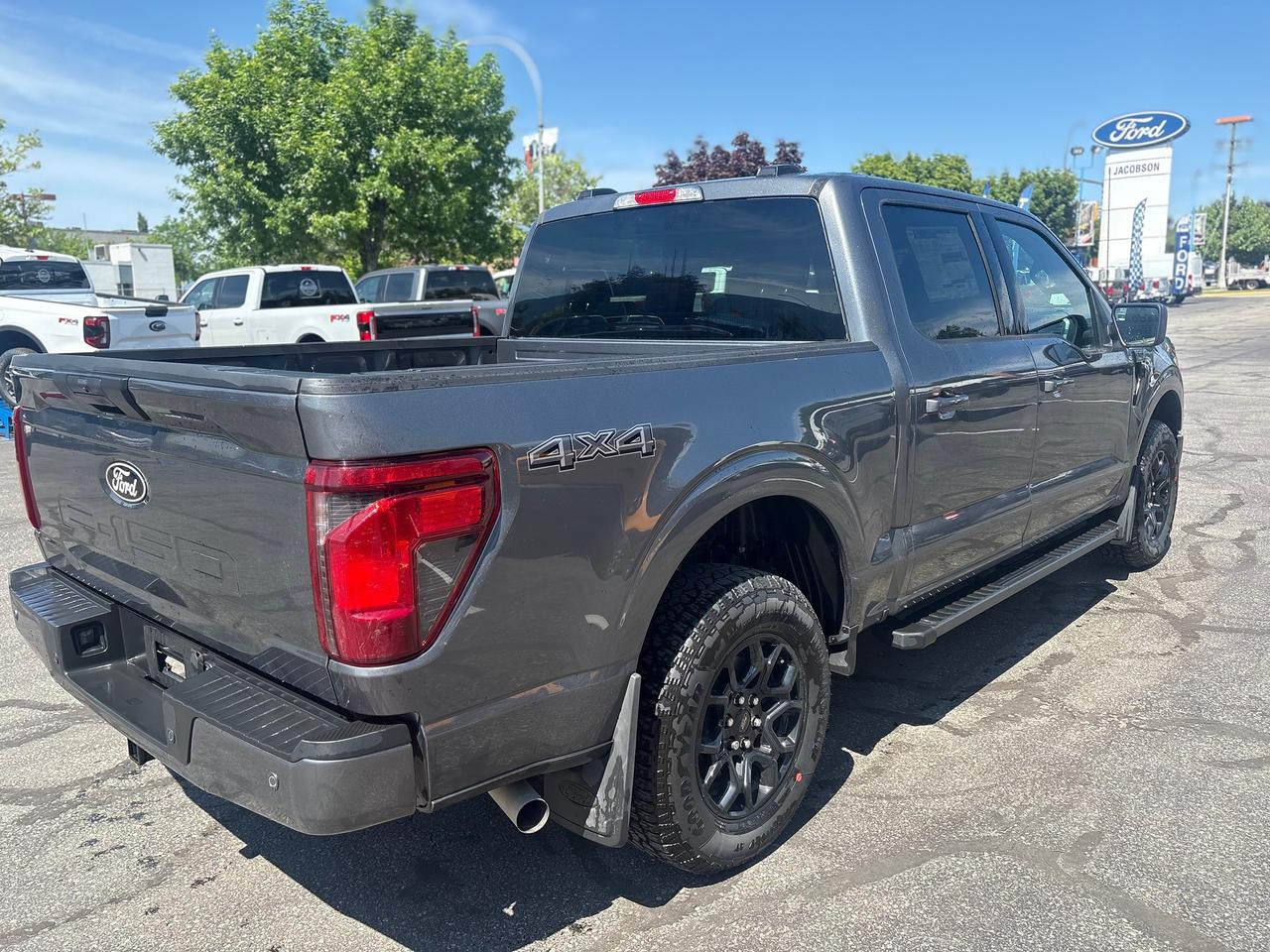 2026 Ford F-150 XLT Photo4