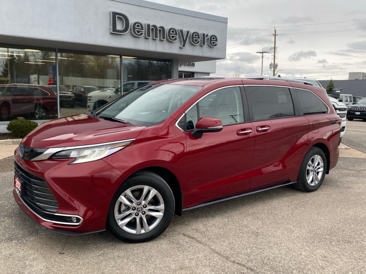 2023 Toyota Sienna LIMITED Photo