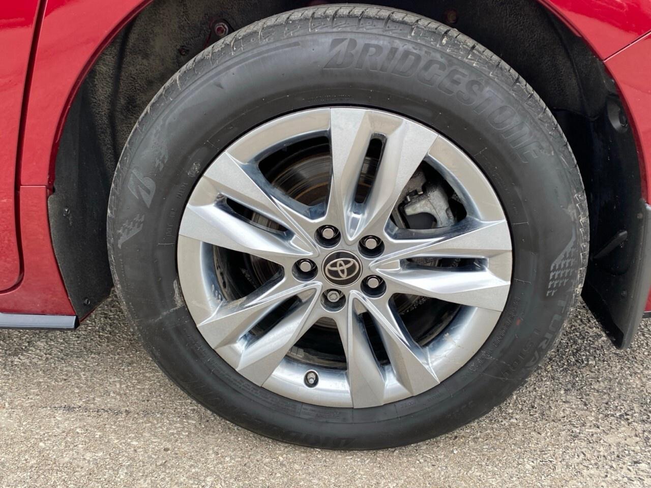 2023 Toyota Sienna LIMITED Photo