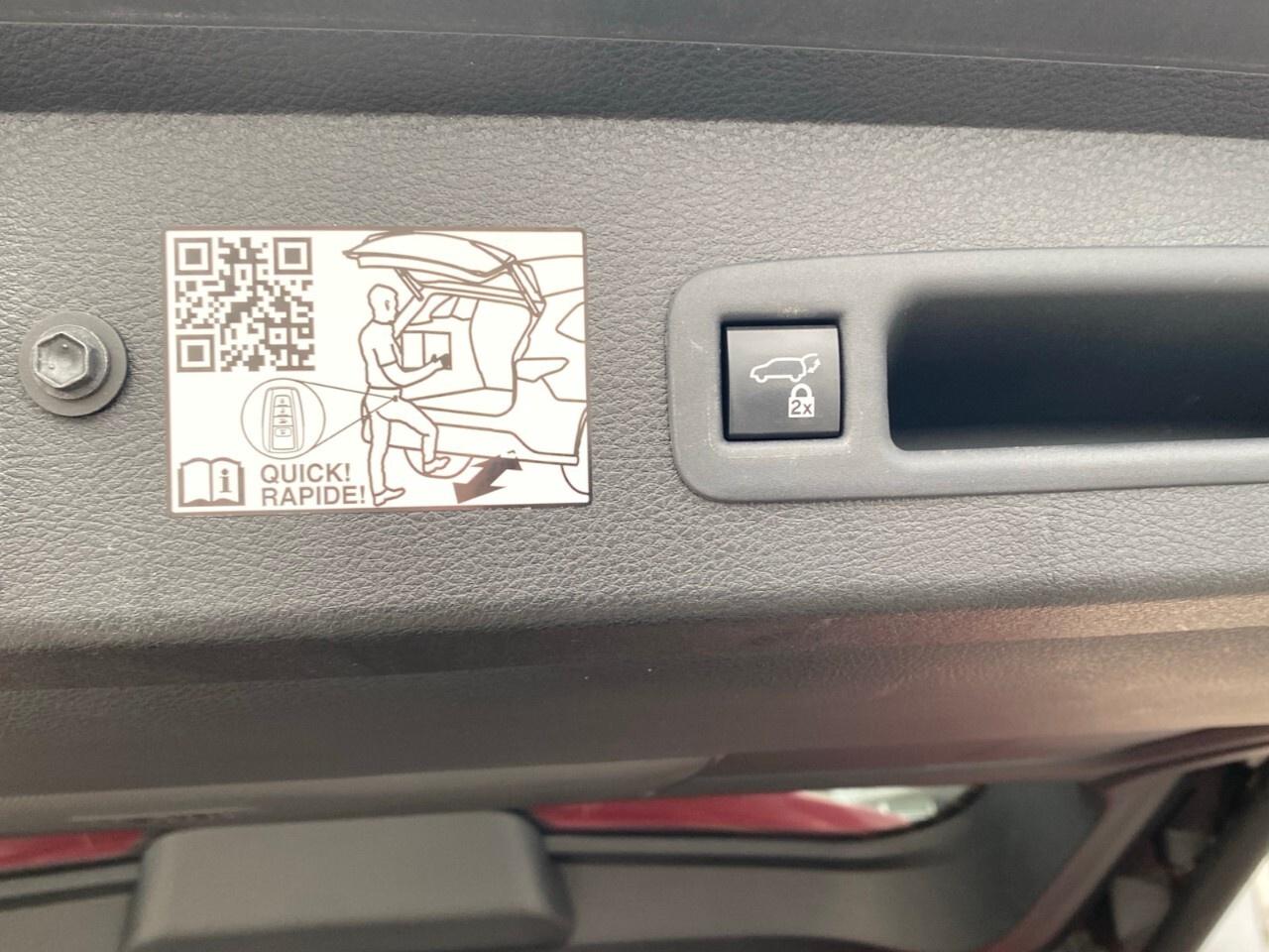 2023 Toyota Sienna LIMITED Photo