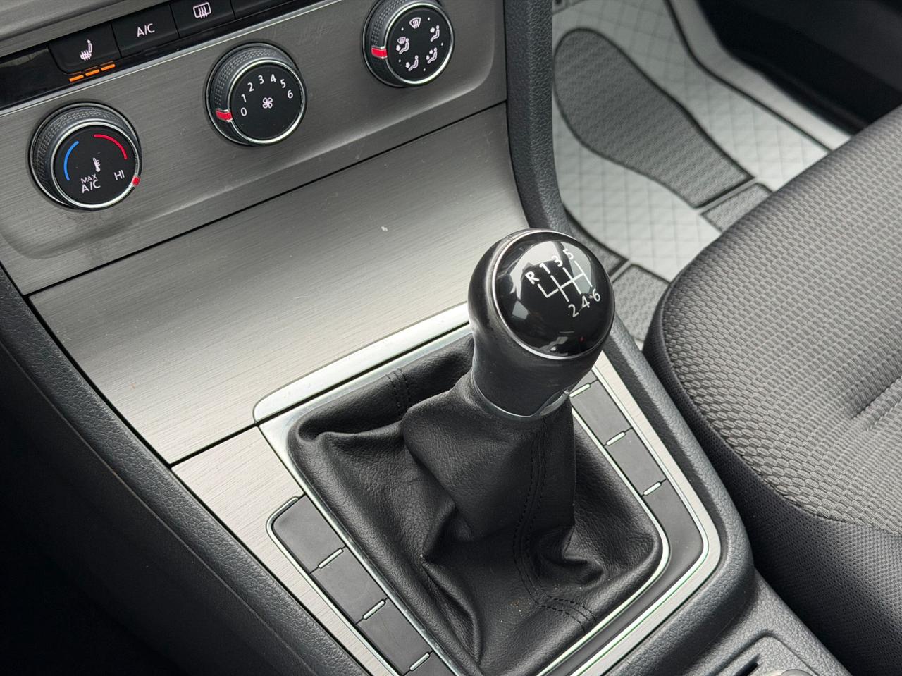 2015 Volkswagen Golf SportWagen TDI   TRENDLINE   DIESEL Photo