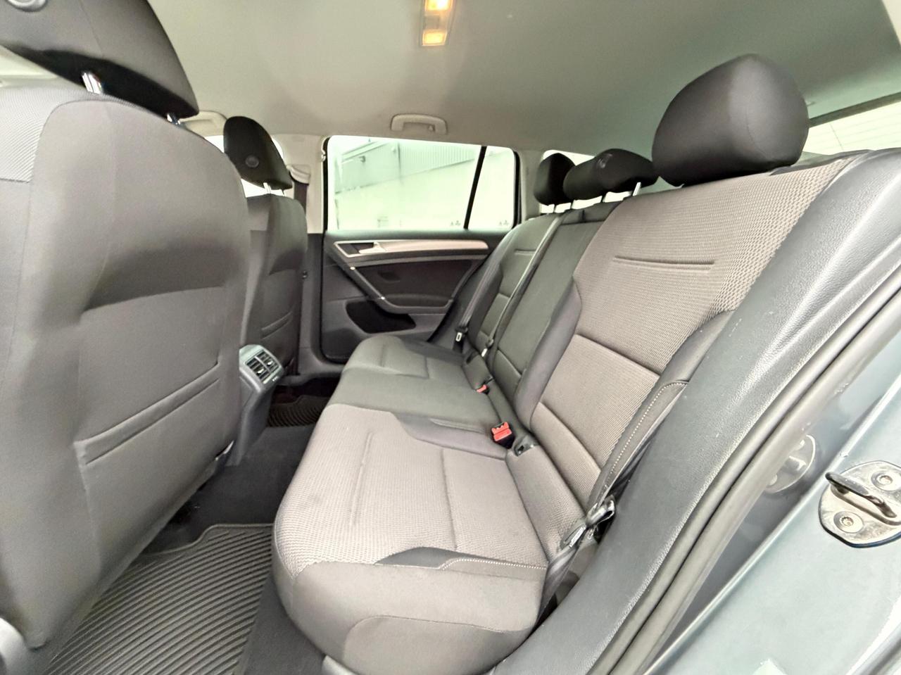 2015 Volkswagen Golf SportWagen TDI   TRENDLINE   DIESEL Photo