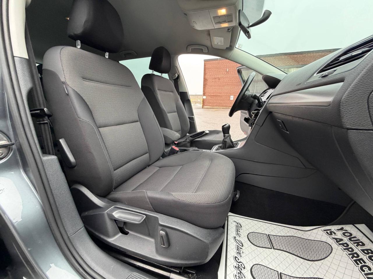 2015 Volkswagen Golf SportWagen TDI   TRENDLINE   DIESEL Photo