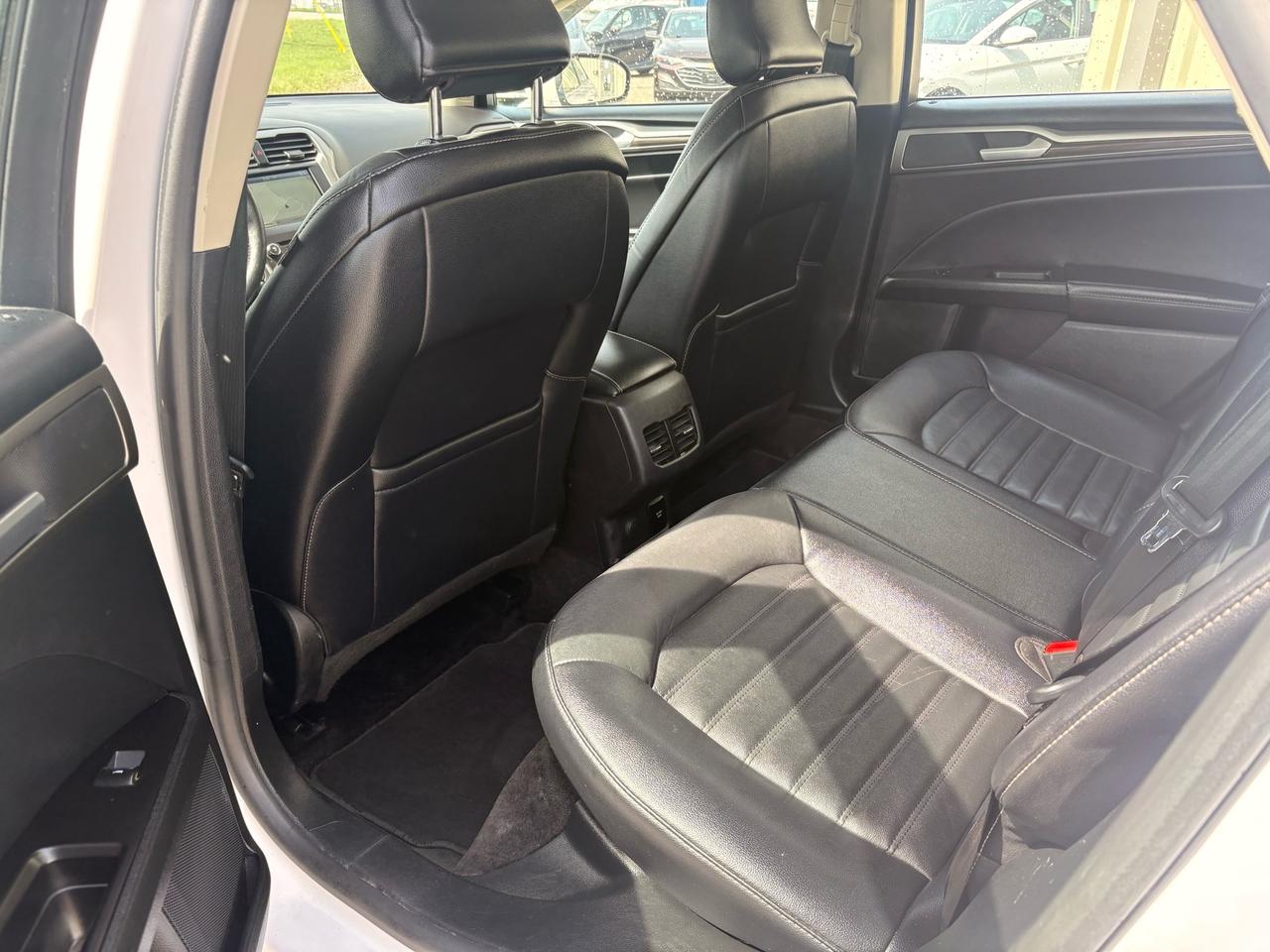 2018 Ford Fusion Energi Plug-in Hybrid SE FWD Photo