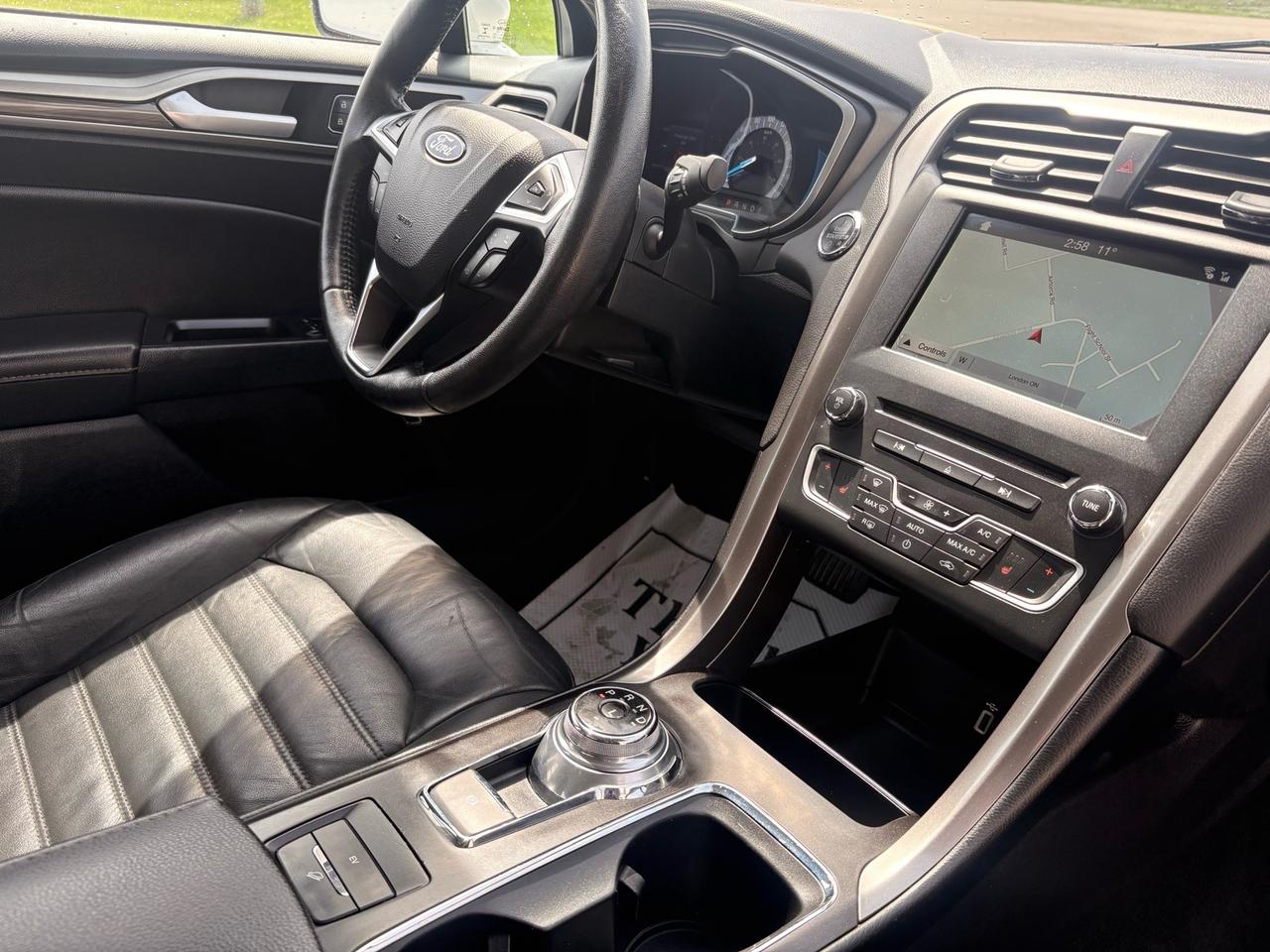 2018 Ford Fusion Energi Plug-in Hybrid SE FWD Photo