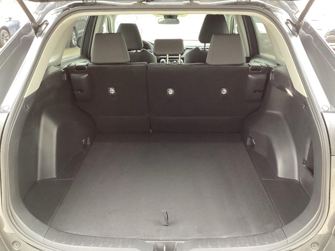 2022 Toyota RAV4 LE AWD Photo