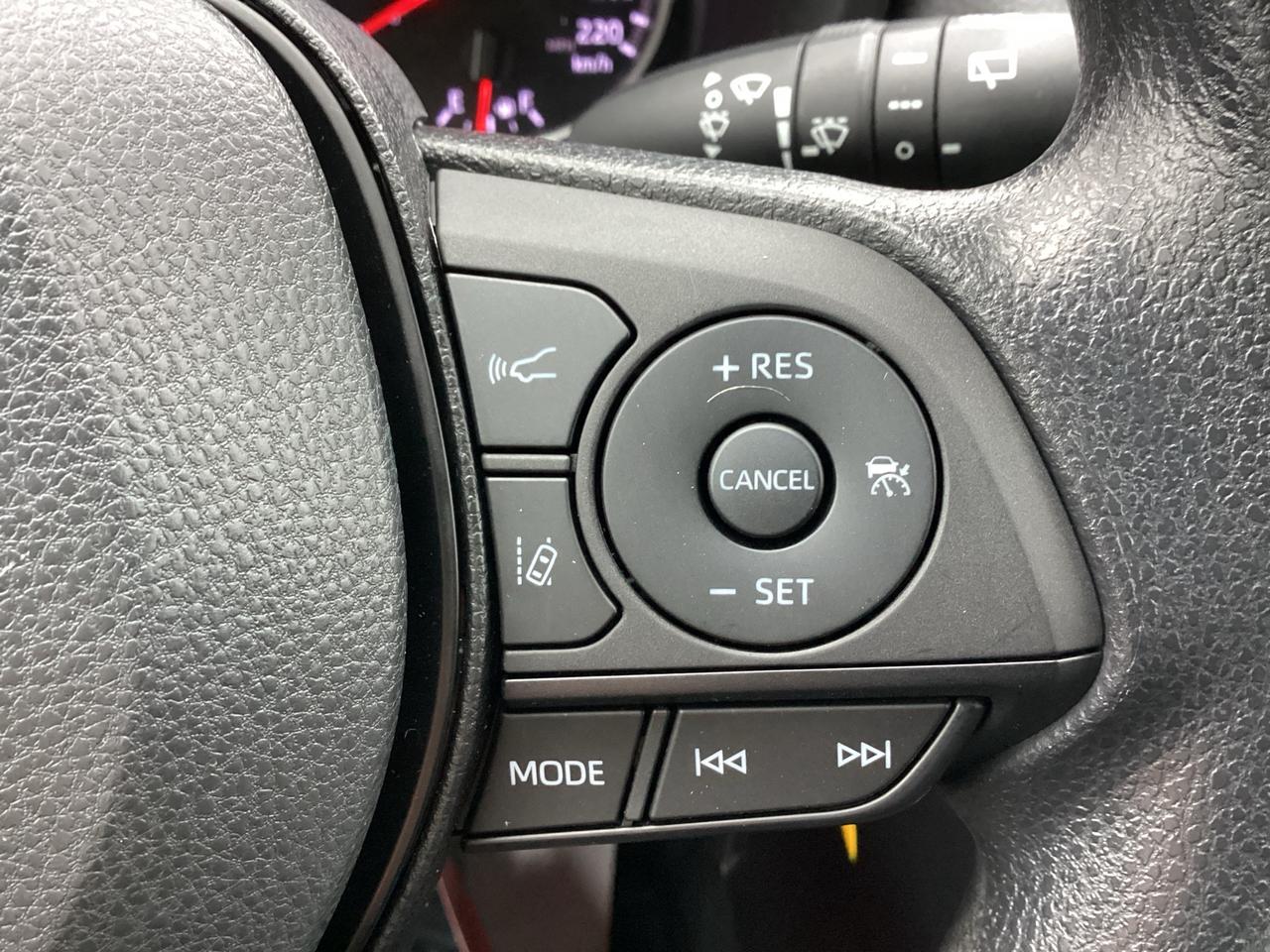 2022 Toyota RAV4 LE AWD Photo