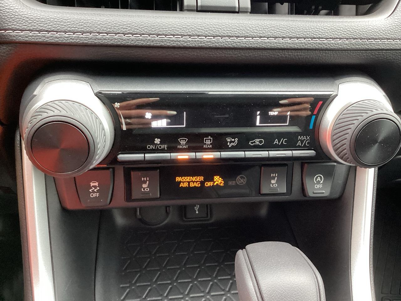 2022 Toyota RAV4 LE AWD Photo