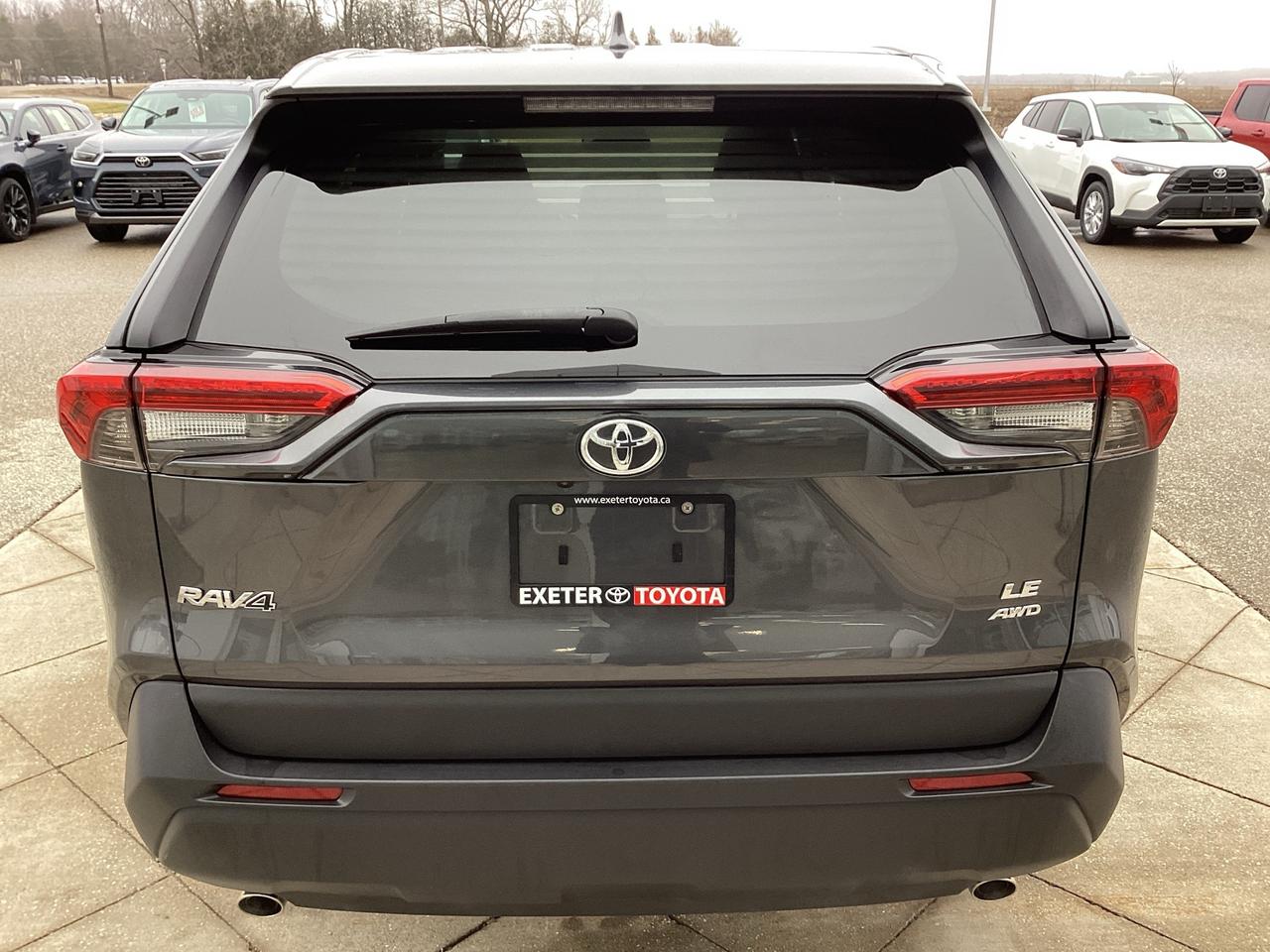 2022 Toyota RAV4 LE AWD Photo