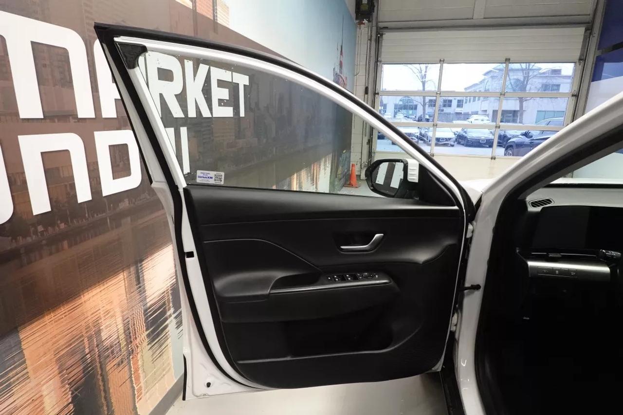 2024 Hyundai KONA PREFERRED   HEATED SEATS   HEATED WHEEL   APPLE CA Photo