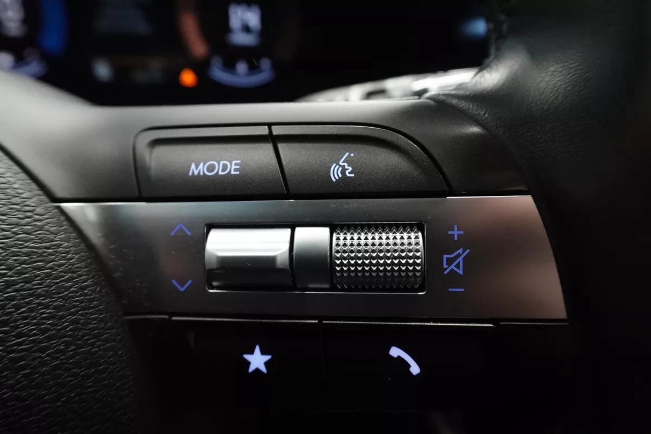 2024 Hyundai KONA PREFERRED   HEATED SEATS   HEATED WHEEL   APPLE CA Photo