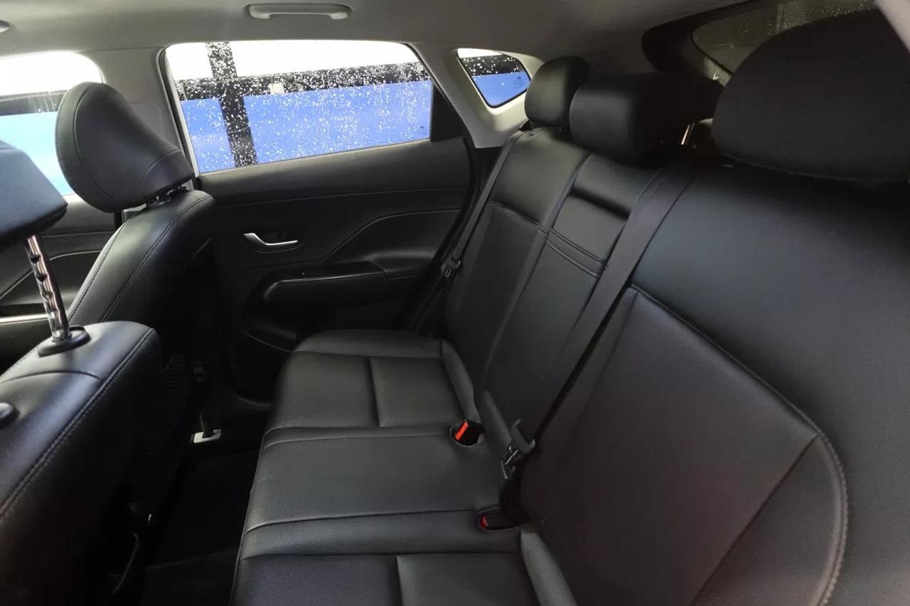 2024 Hyundai KONA PREFERRED   HEATED SEATS   HEATED WHEEL   APPLE CA Photo