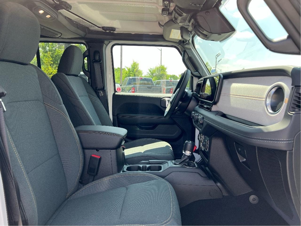 2025 Jeep Wrangler Sahara 4 Door w/Safety Group, Side Steps Photo