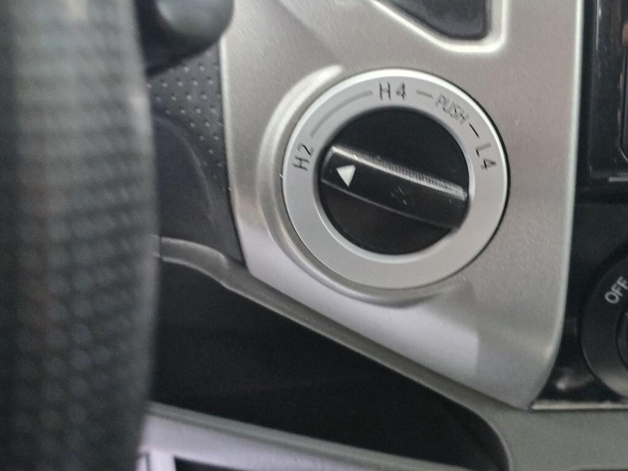 2013 Toyota Tacoma V6 4X4 Photo