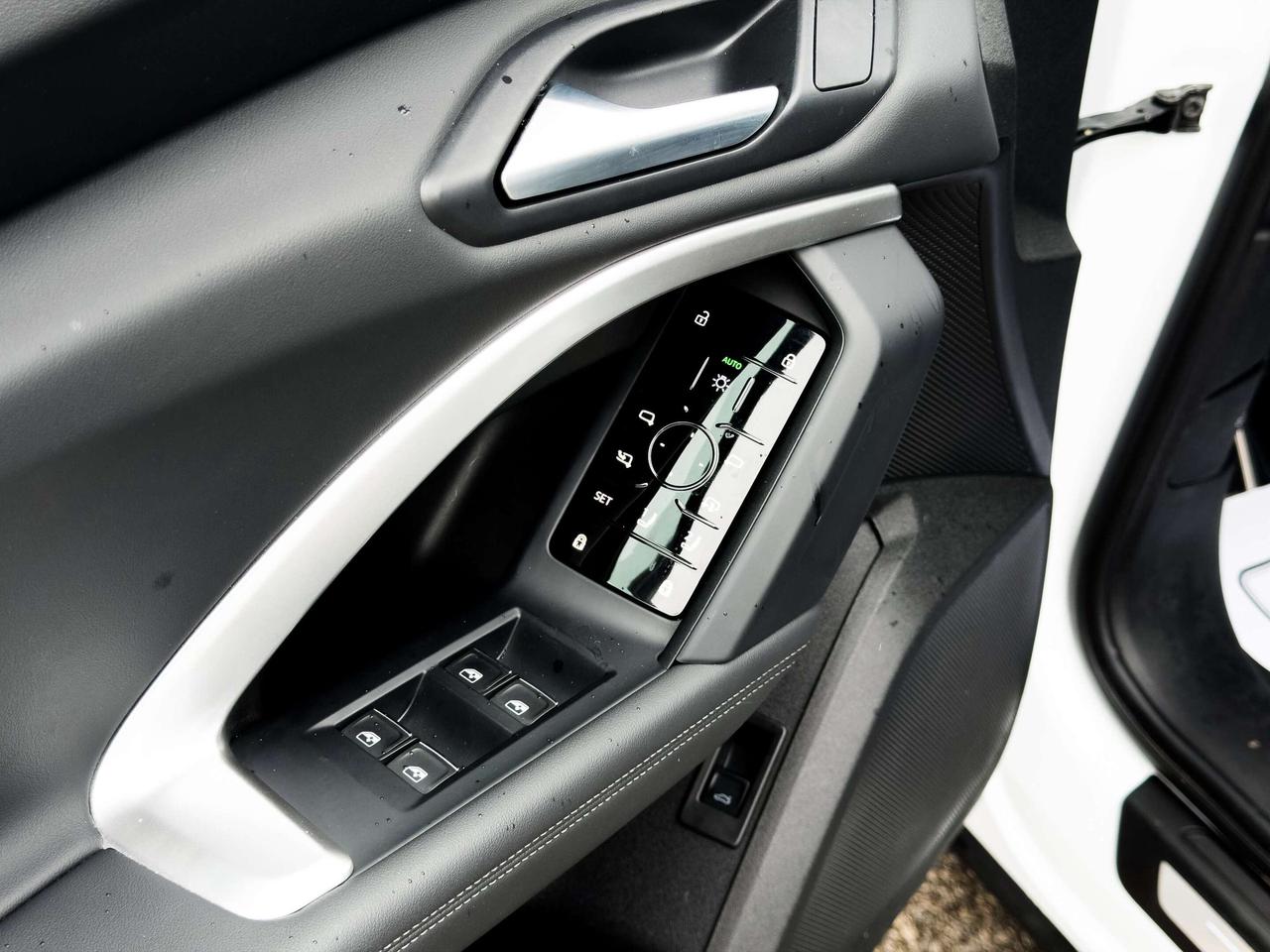 2025 Audi Q5 45 TFSI QUATTRO S-LINE Photo