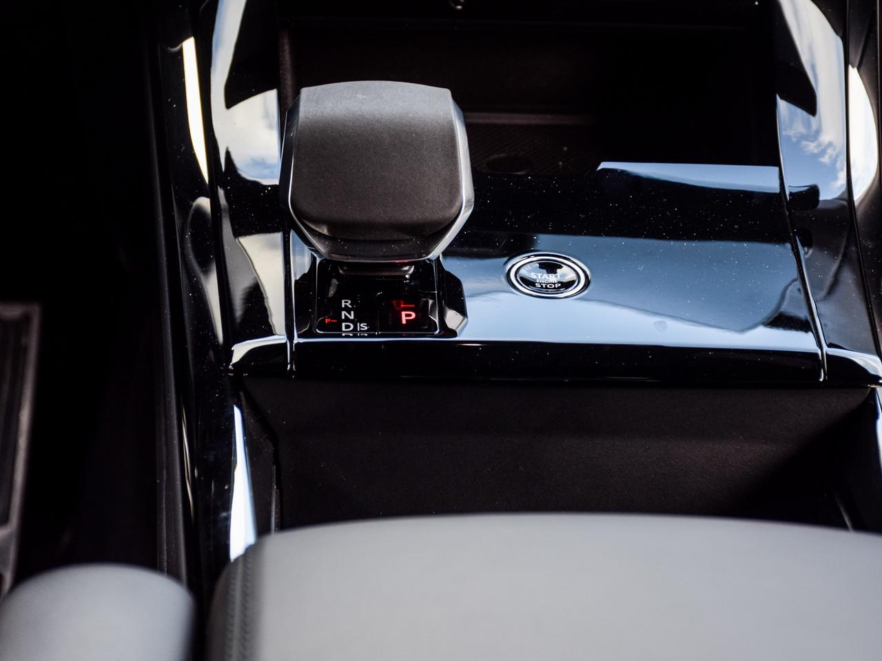 2025 Land Rover Range Rover Sport P400 Dynamic SE Photo