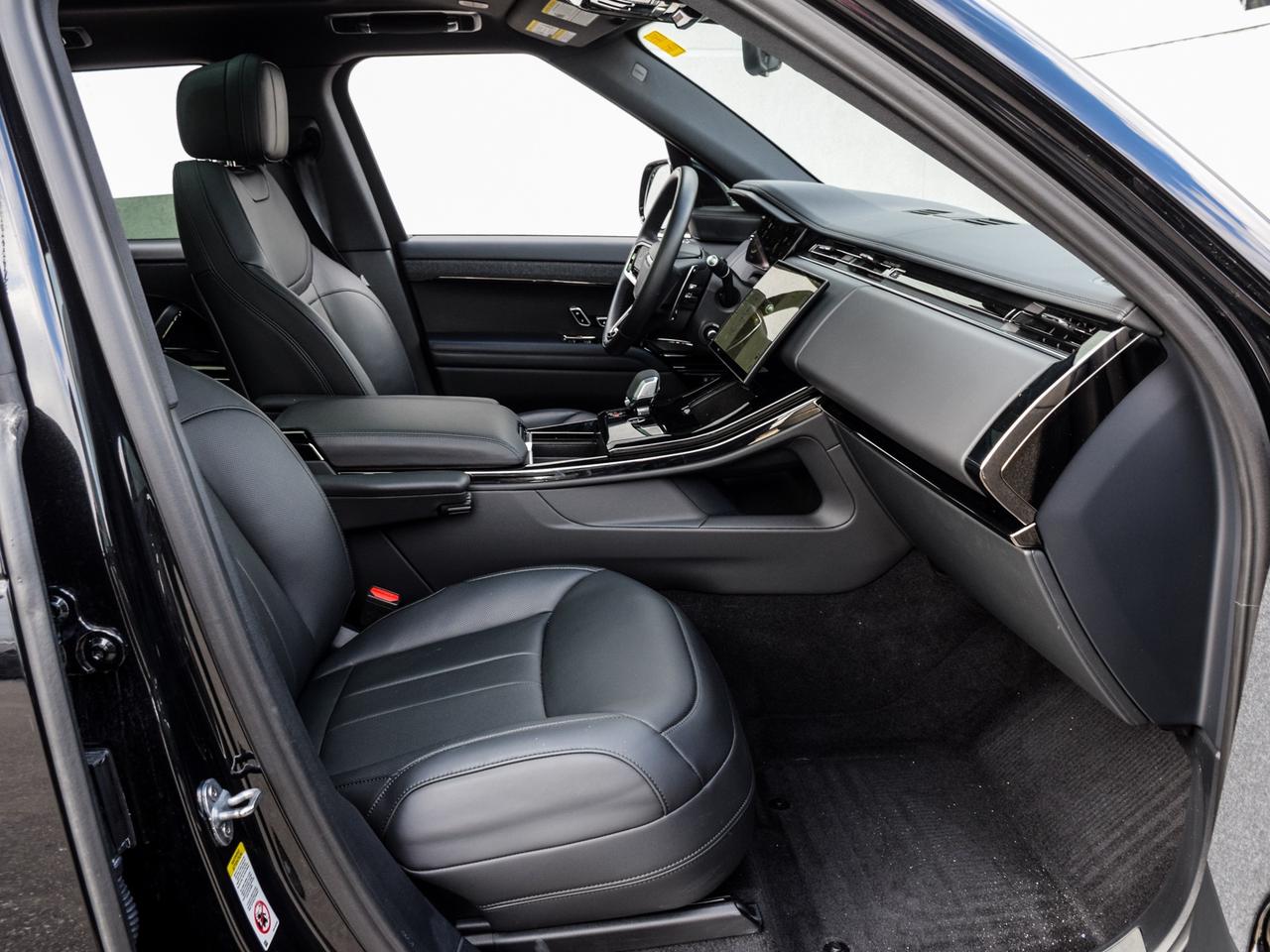 2025 Land Rover Range Rover Sport P400 Dynamic SE Photo