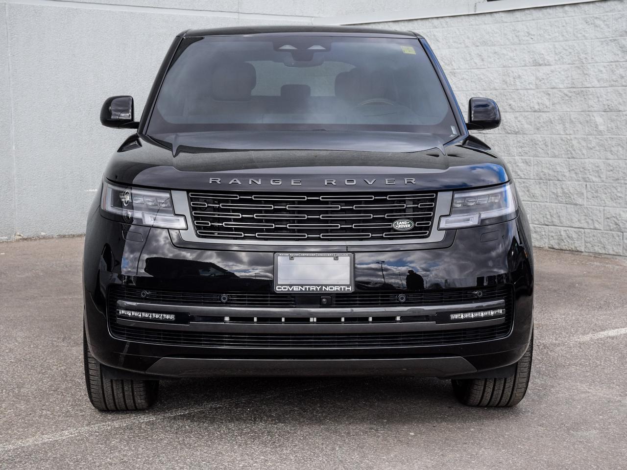 2025 Land Rover Range Rover P400 SE SWB Photo