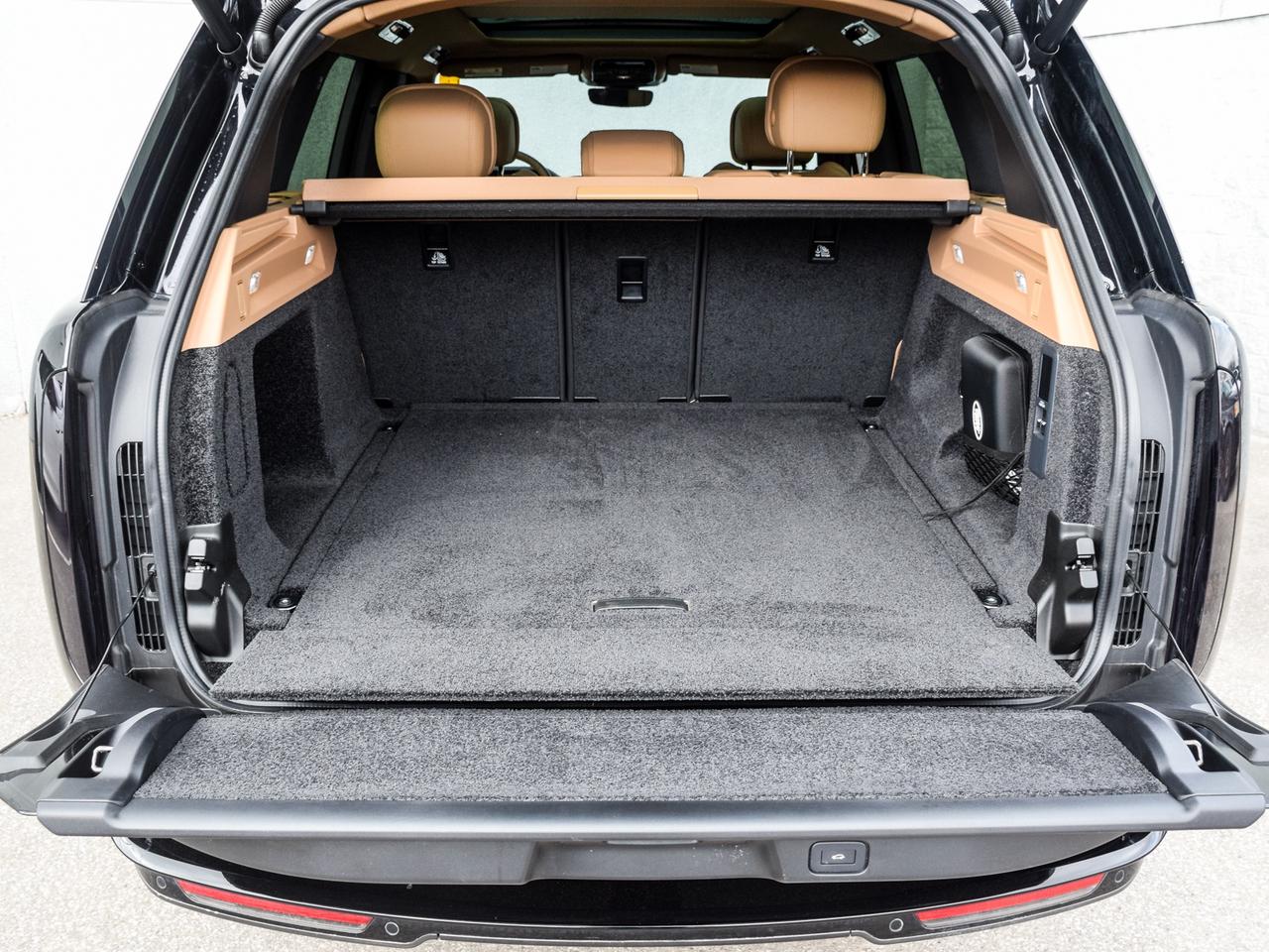 2025 Land Rover Range Rover P400 SE SWB Photo