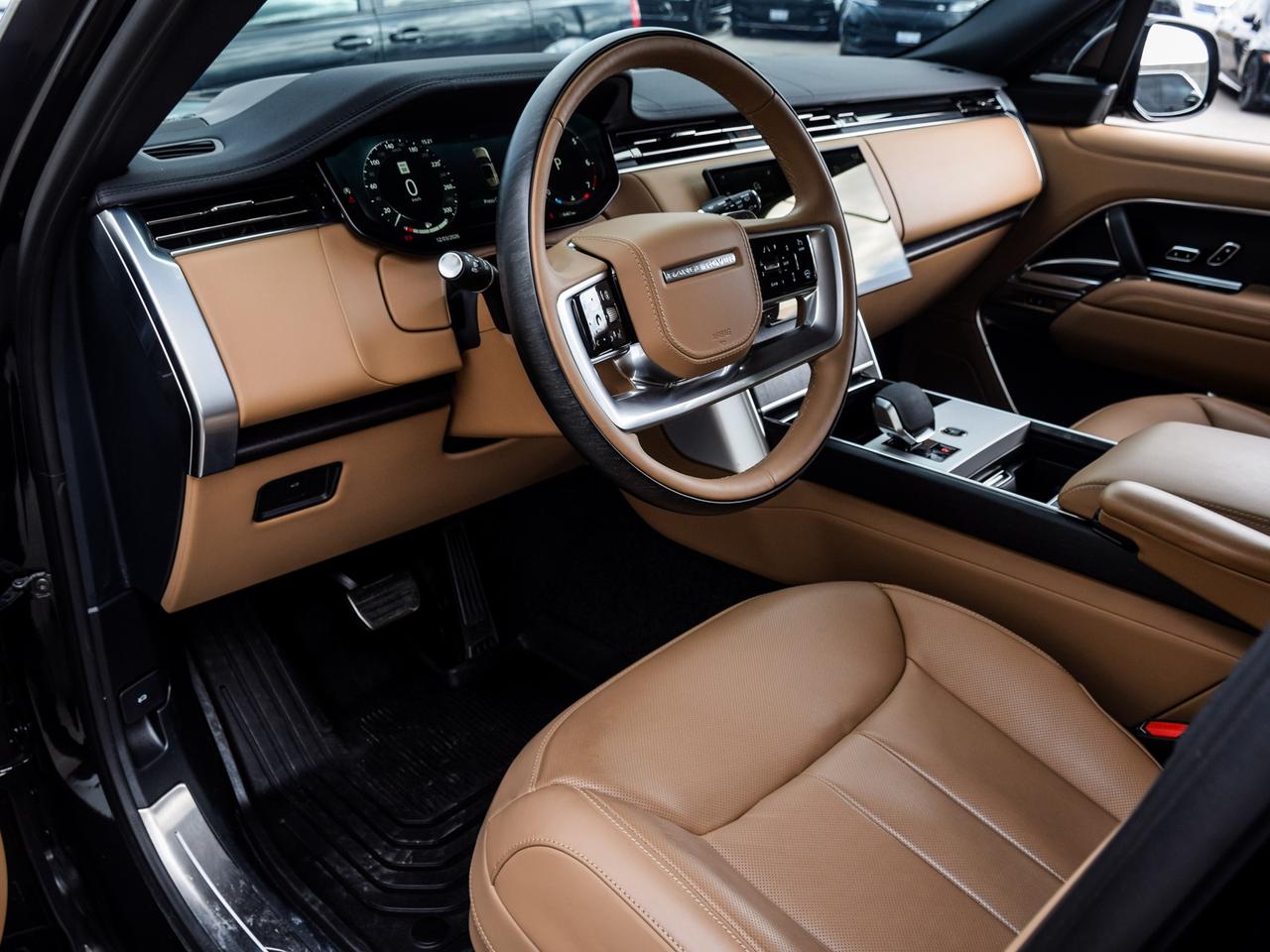2025 Land Rover Range Rover P400 SE SWB Photo