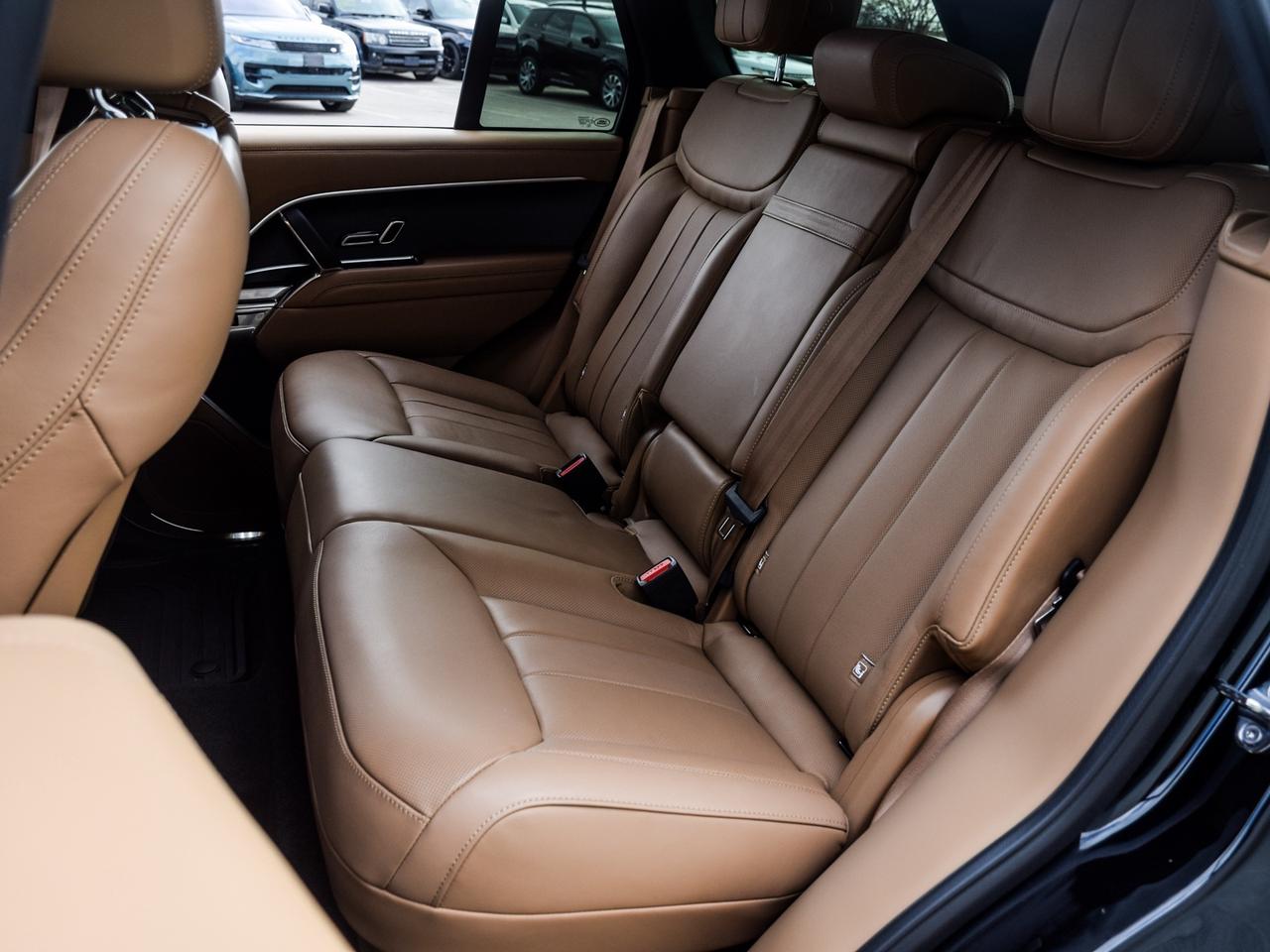 2025 Land Rover Range Rover P400 SE SWB Photo