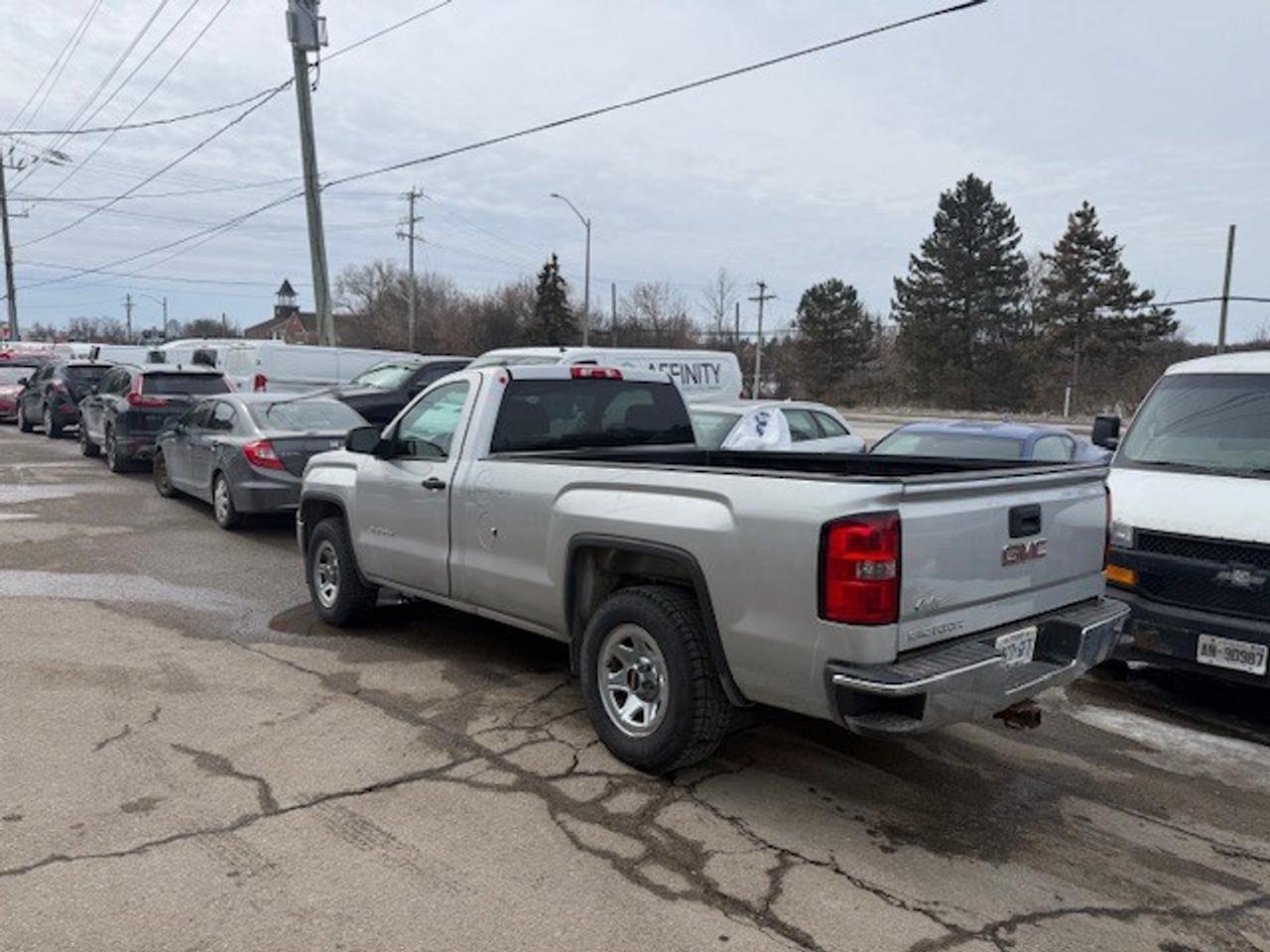 2015 GMC Sierra 1500 Only 98,000 Kms from new.  2Wd, Long box Photo