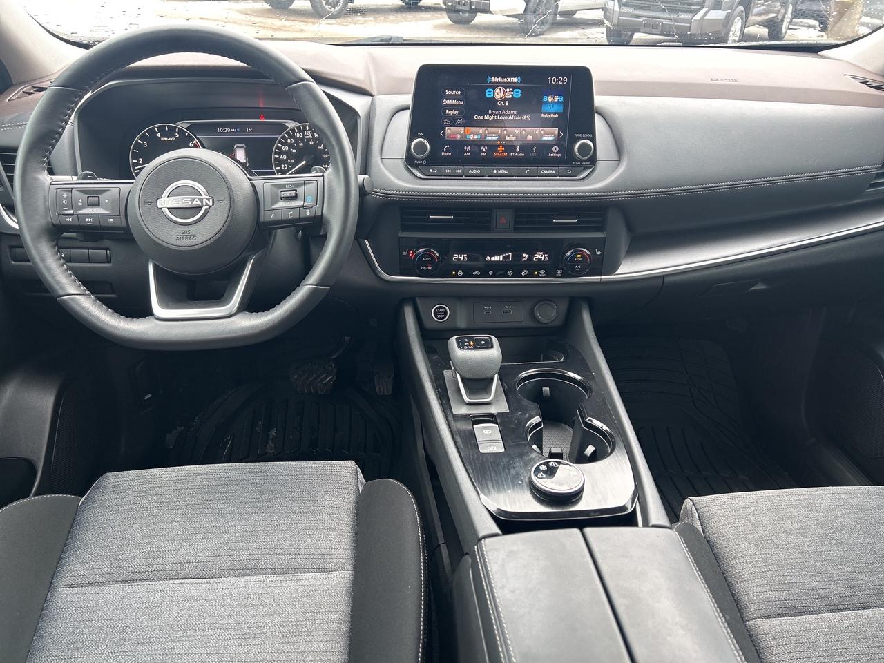 2023 Nissan Rogue SV Moonroof   LOW KM Photo