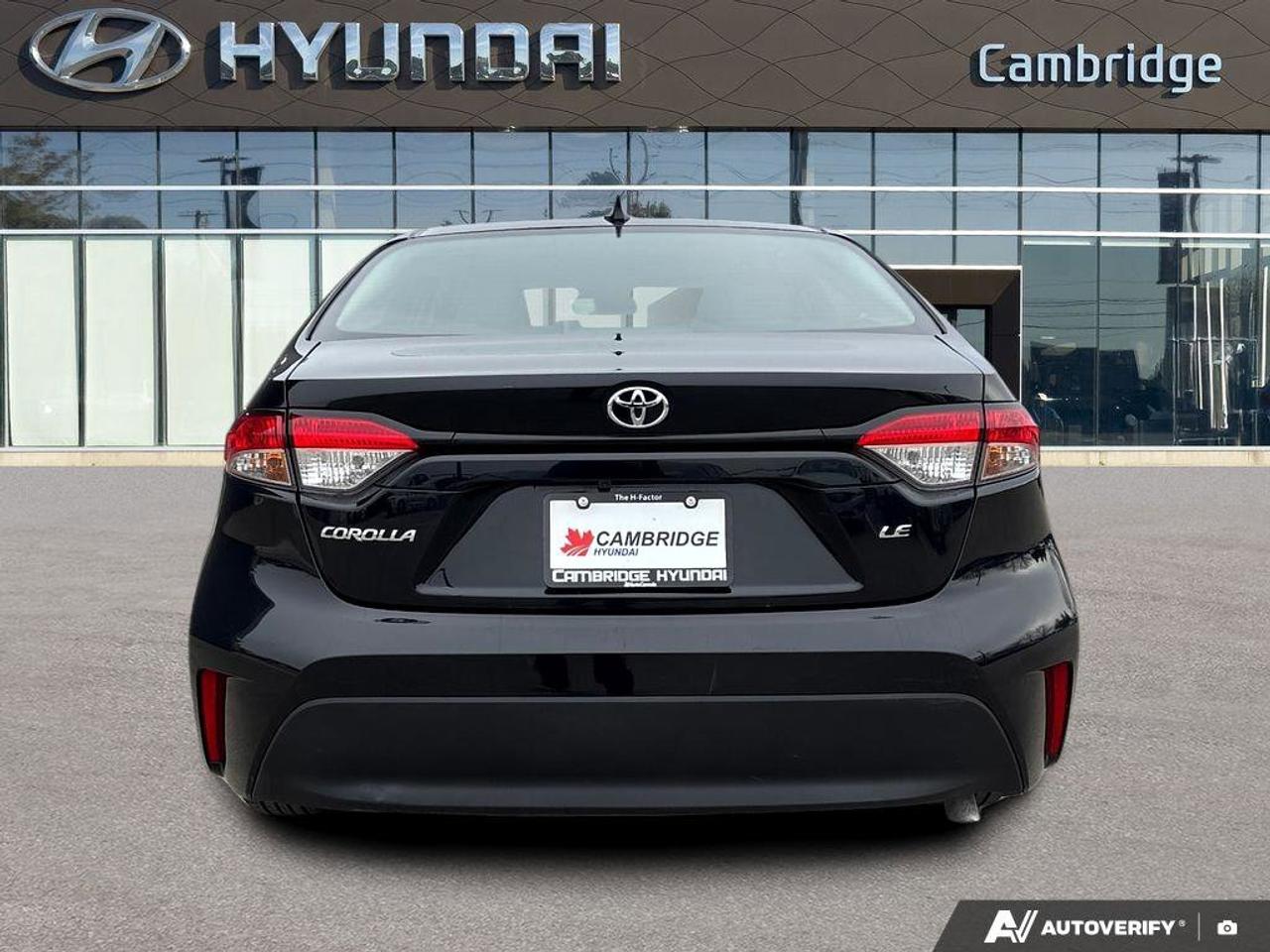 2024 Toyota Corolla LE   NO ACCIDENTS   CARPLAY   5.7L/100KM Photo