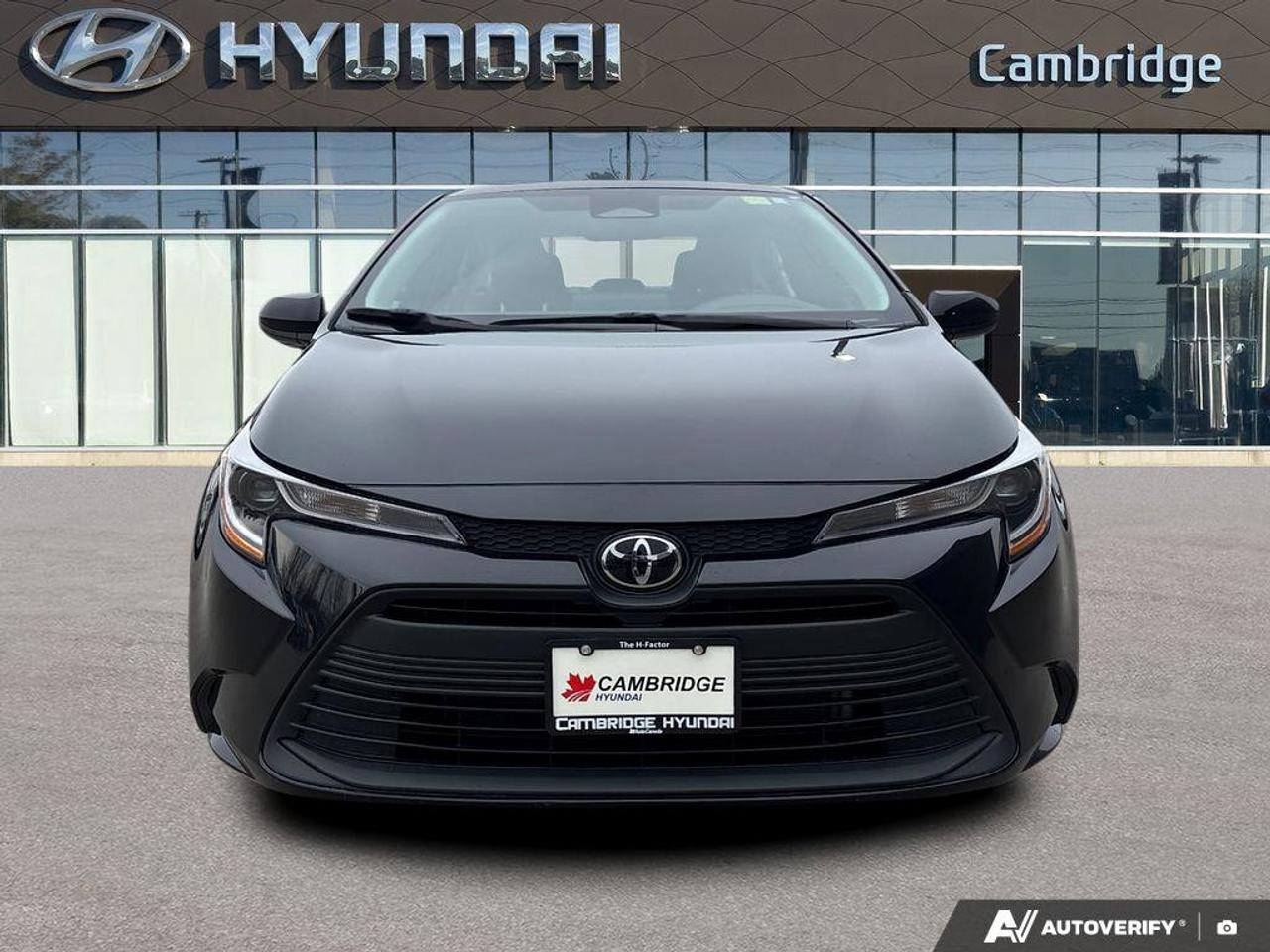 2024 Toyota Corolla LE   NO ACCIDENTS   CARPLAY   5.7L/100KM Photo