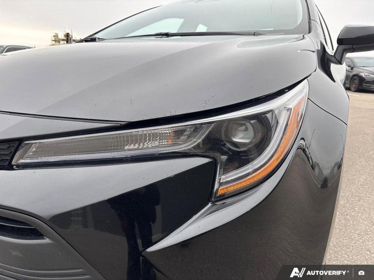 2024 Toyota Corolla LE   NO ACCIDENTS   CARPLAY   5.7L/100KM Photo