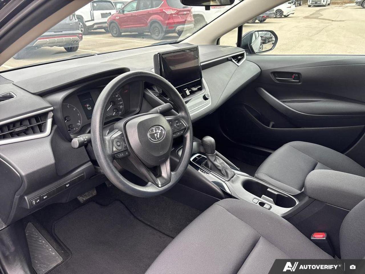 2024 Toyota Corolla LE   NO ACCIDENTS   CARPLAY   5.7L/100KM Photo