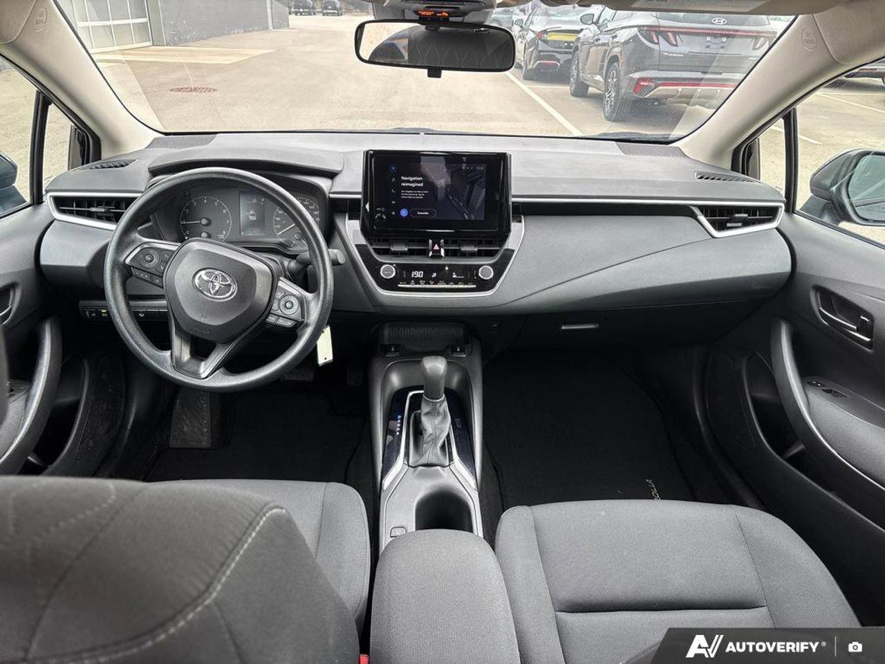 2024 Toyota Corolla LE   NO ACCIDENTS   CARPLAY   5.7L/100KM Photo