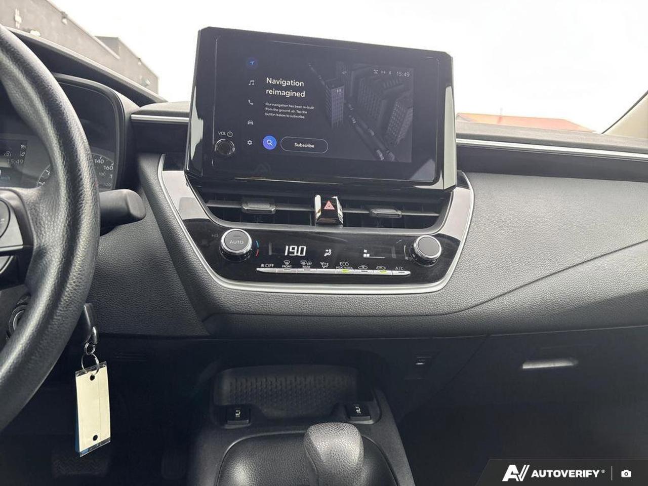 2024 Toyota Corolla LE   NO ACCIDENTS   CARPLAY   5.7L/100KM Photo