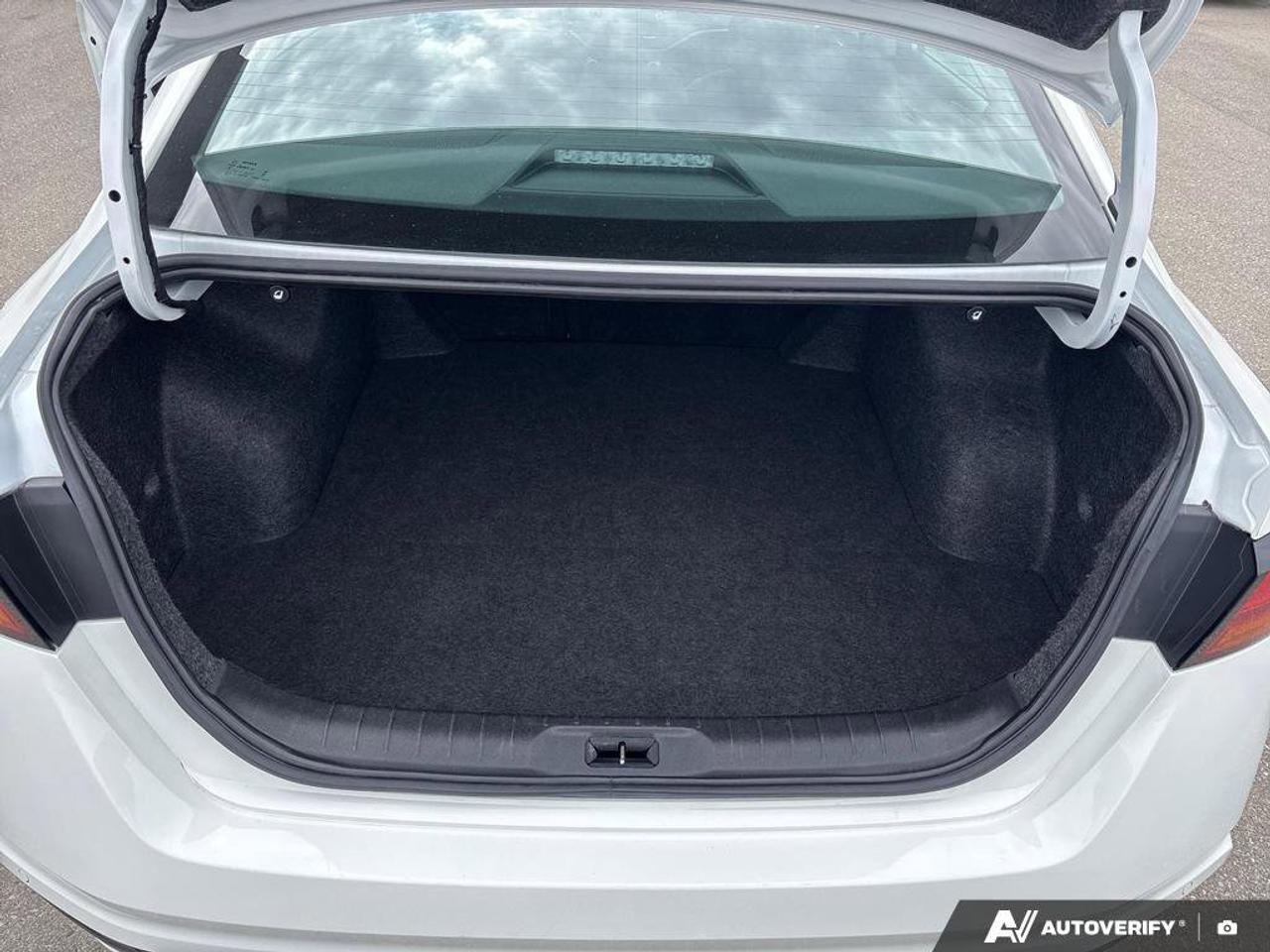 2024 Nissan Altima S   NO ACCIDENTS   CARPLAY   6.5L/100KM Photo
