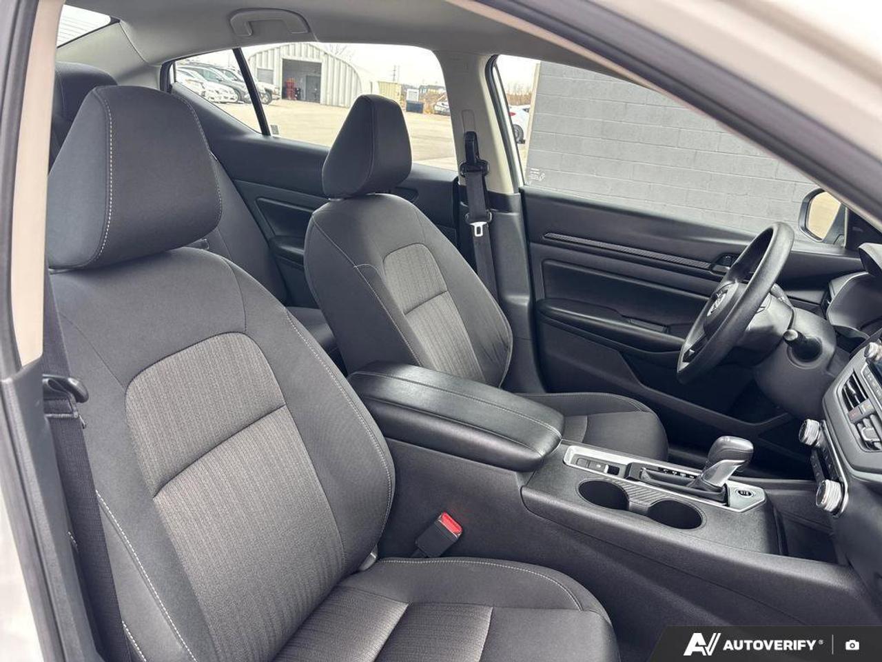 2024 Nissan Altima S   NO ACCIDENTS   CARPLAY   6.5L/100KM Photo