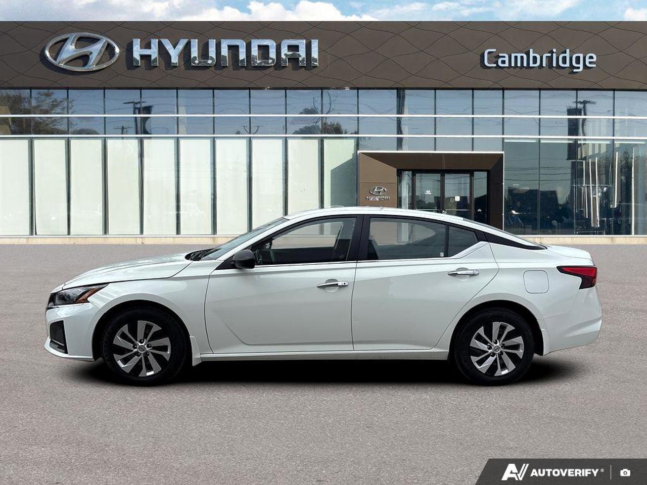 2024 Nissan Altima S AWD   NO ACCIDENTS   CARPLAY   6.5L/100KM Photo