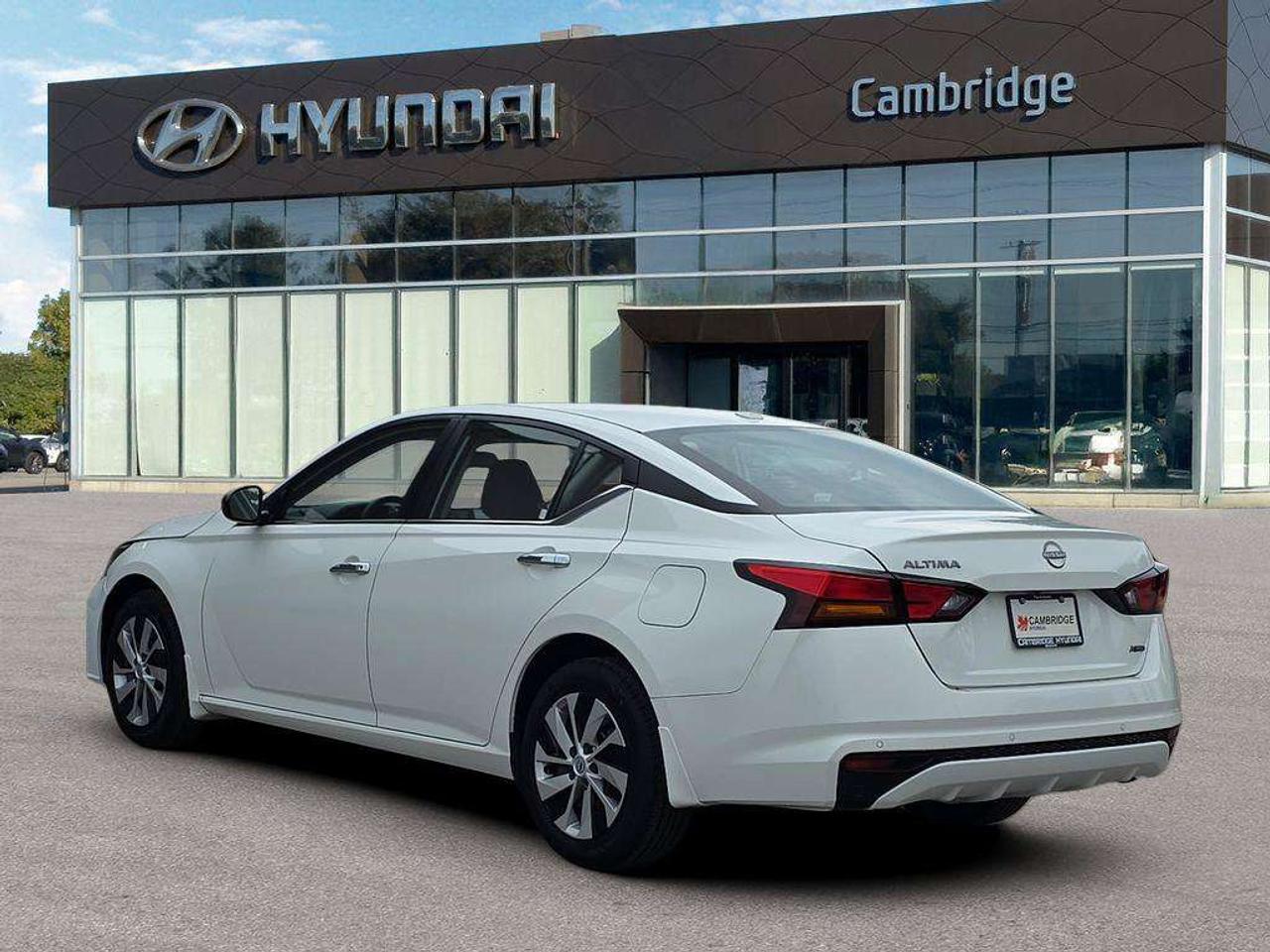 2024 Nissan Altima S AWD   NO ACCIDENTS HEATSEATS CARPLAY 6.5L/100KM Photo