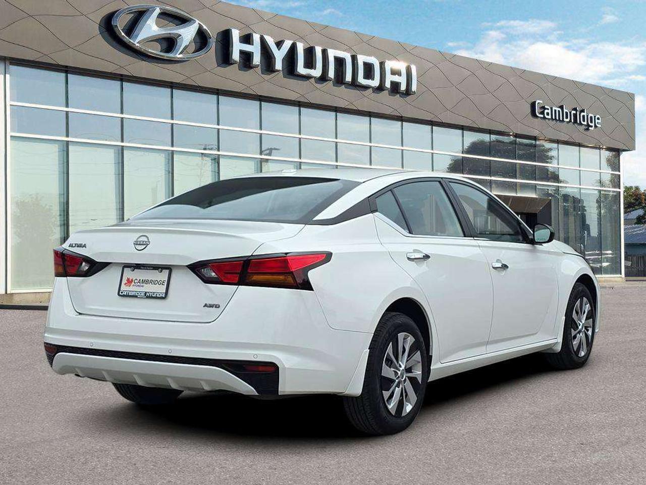 2024 Nissan Altima S AWD   NO ACCIDENTS HEATSEATS CARPLAY 6.5L/100KM Photo