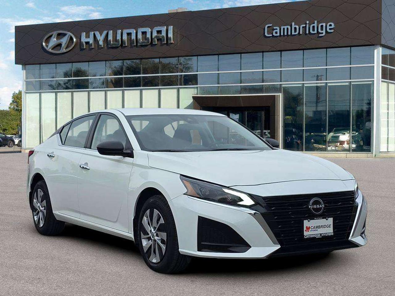 2024 Nissan Altima S AWD   NO ACCIDENTS HEATSEATS CARPLAY 6.5L/100KM Photo