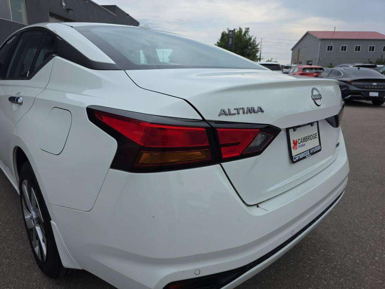 2024 Nissan Altima S AWD   NO ACCIDENTS HEATSEATS CARPLAY 6.5L/100KM Photo