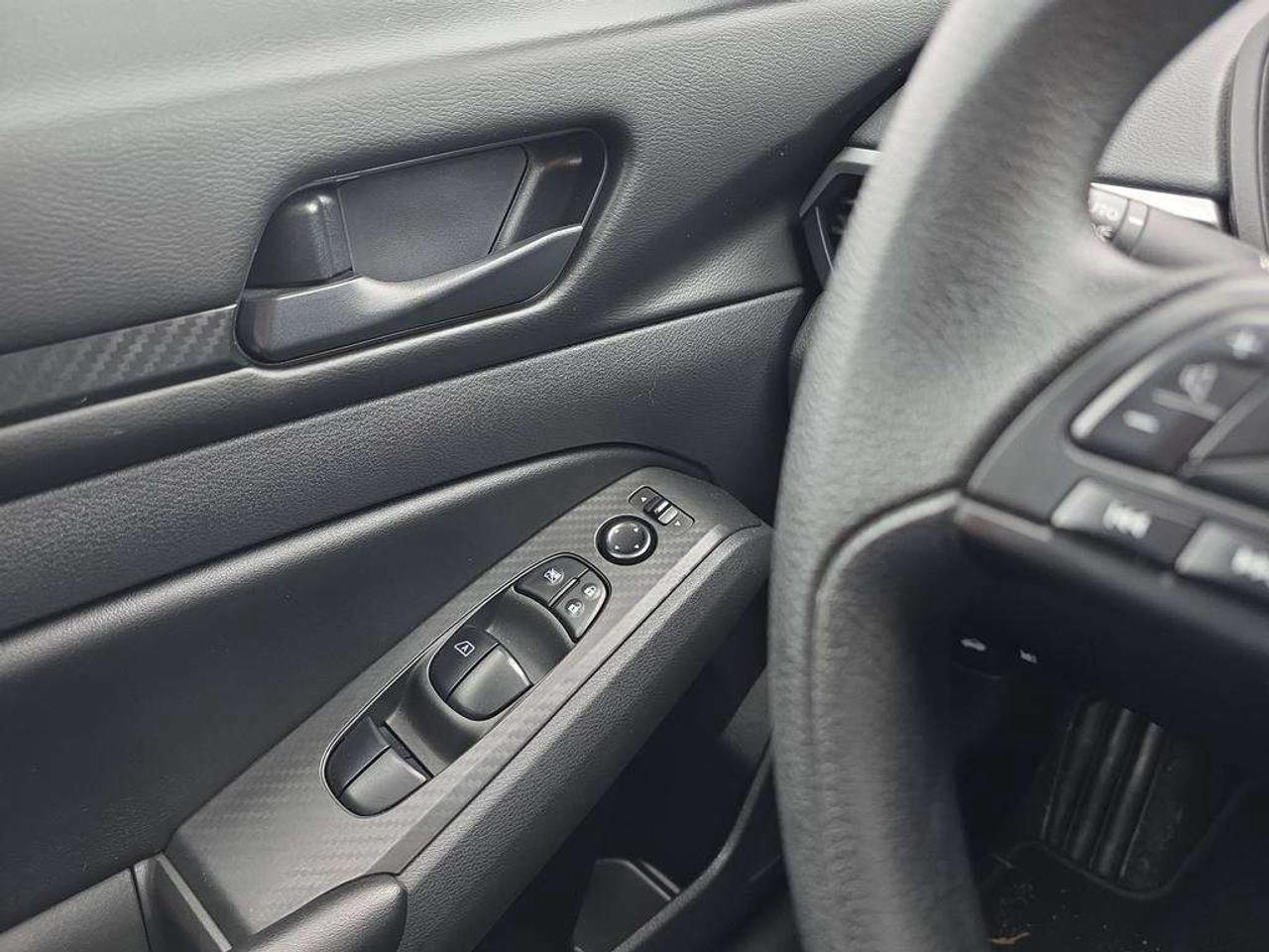 2024 Nissan Altima S AWD   NO ACCIDENTS HEATSEATS CARPLAY 6.5L/100KM Photo