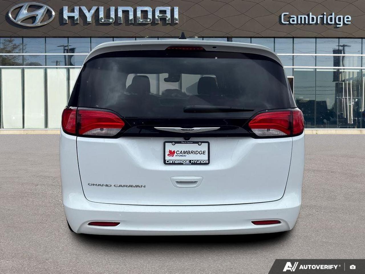 2024 Chrysler Grand Caravan SXT   NO ACCIDENTS   HEATED SEATS   8.4L/100KM Photo