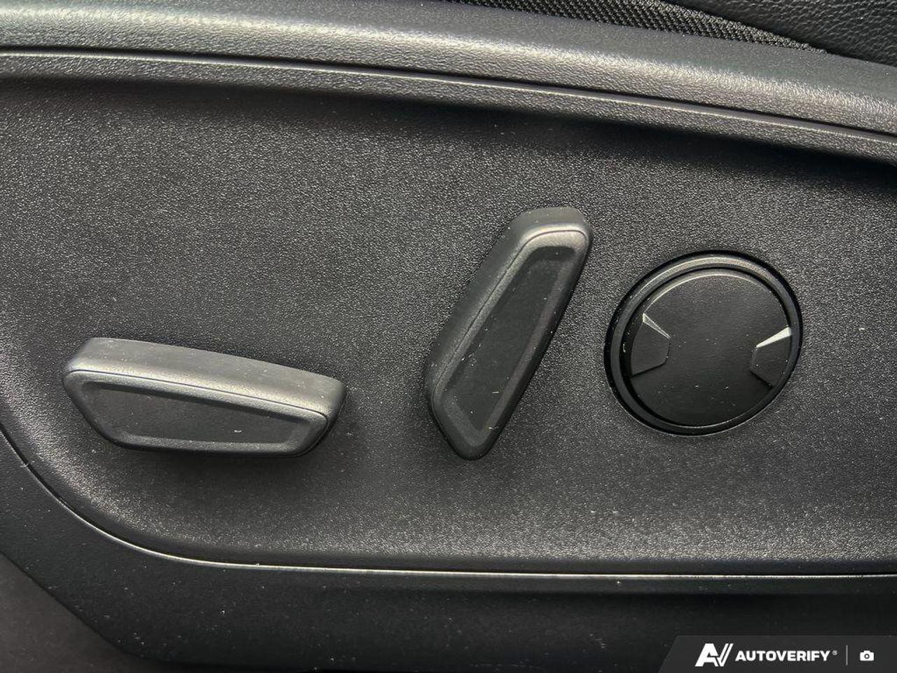 2025 Ford Escape PHEV   DEMO   HTD STEER WHEEL   FWD Photo