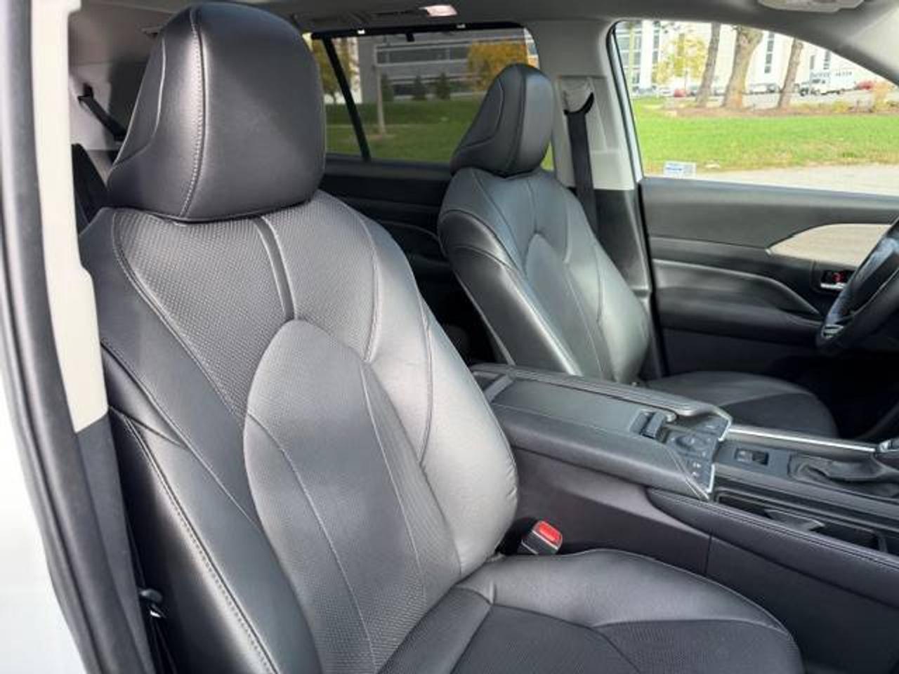 2024 Toyota Grand Highlander Hybrid Limited AWD Photo