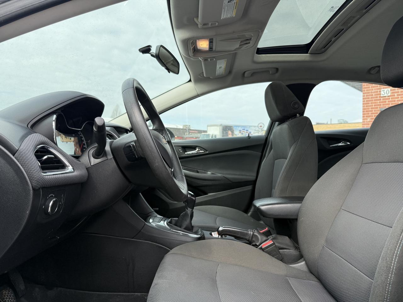 2018 Chevrolet Cruze No Accident l OneOwner l 6Spd l 29 Service Record Photo