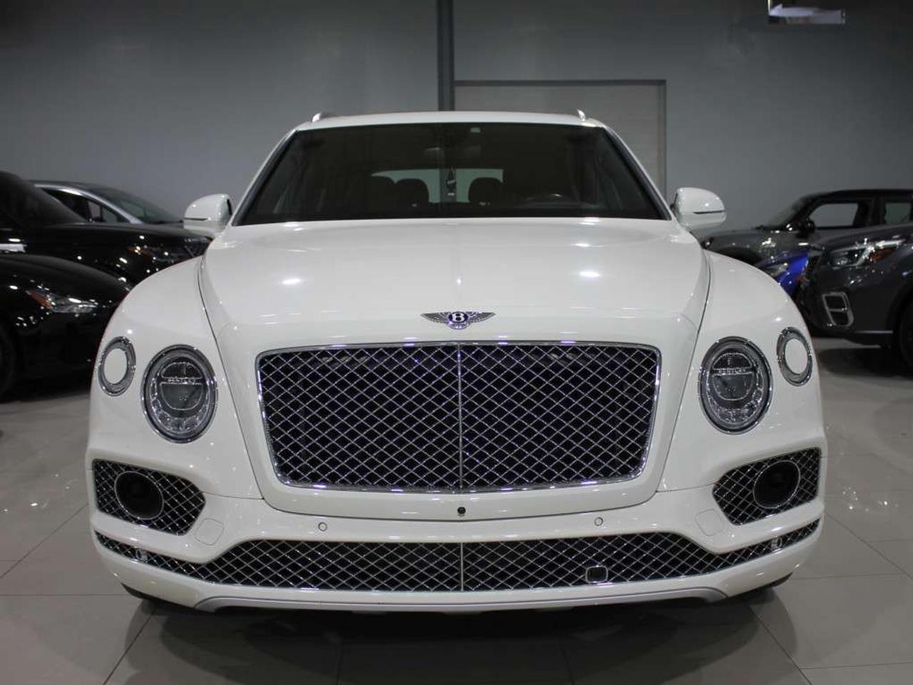 2020 Bentley Bentayga 24 Black Wheels V8 7 Passenger No Accidents Headsup Display Navi 360 Camera Photo5