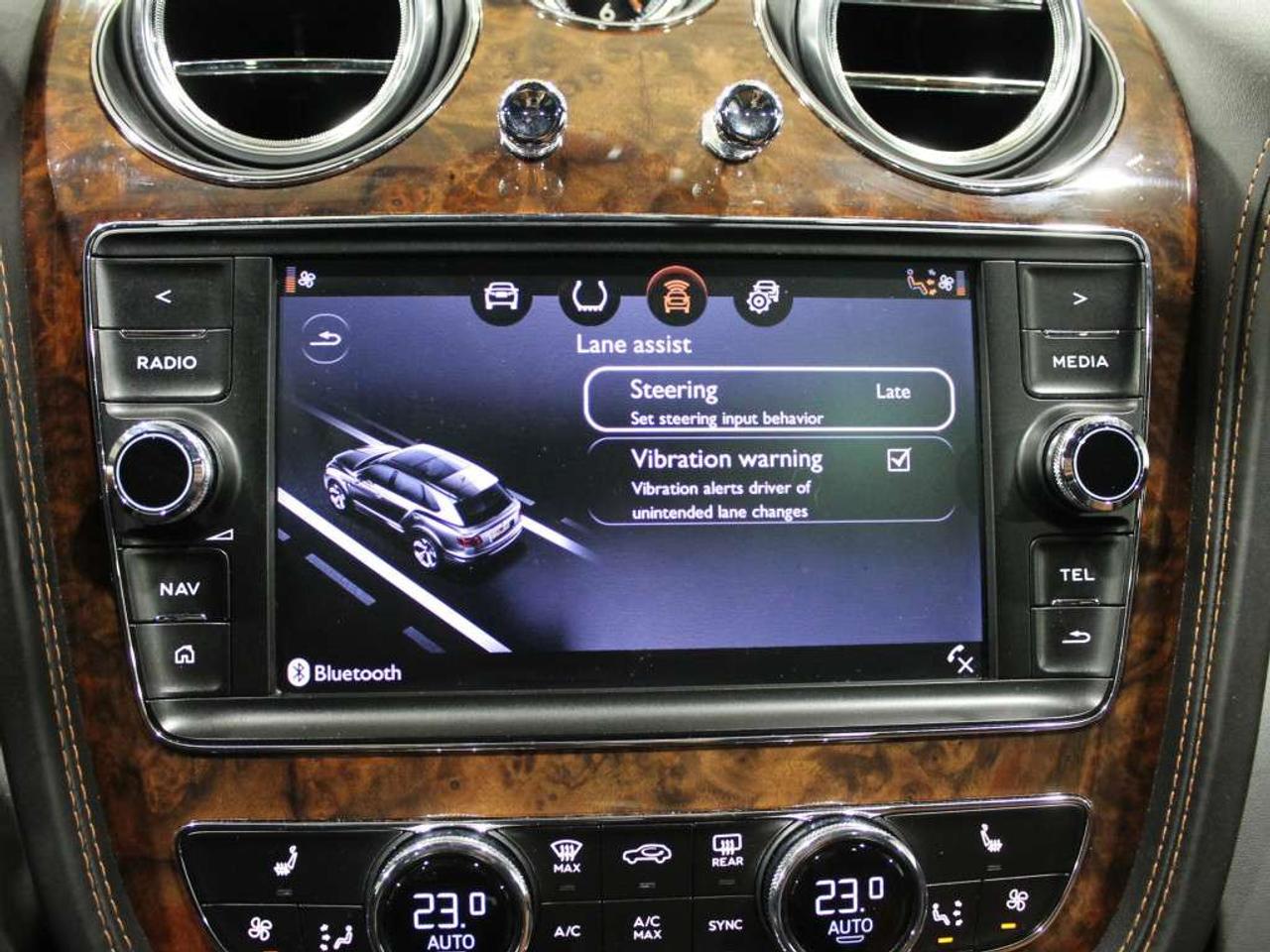 2020 Bentley Bentayga 24 Black Wheels V8 7 Passenger No Accidents Headsup Display Navi 360 Camera Photo