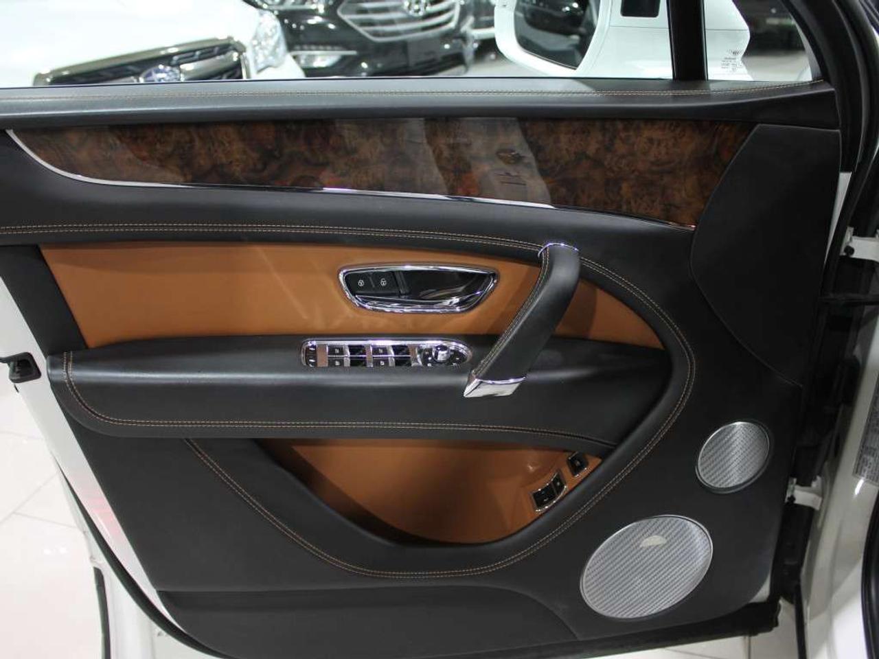 2020 Bentley Bentayga 24 Black Wheels V8 7 Passenger No Accidents Headsup Display Navi 360 Camera Photo