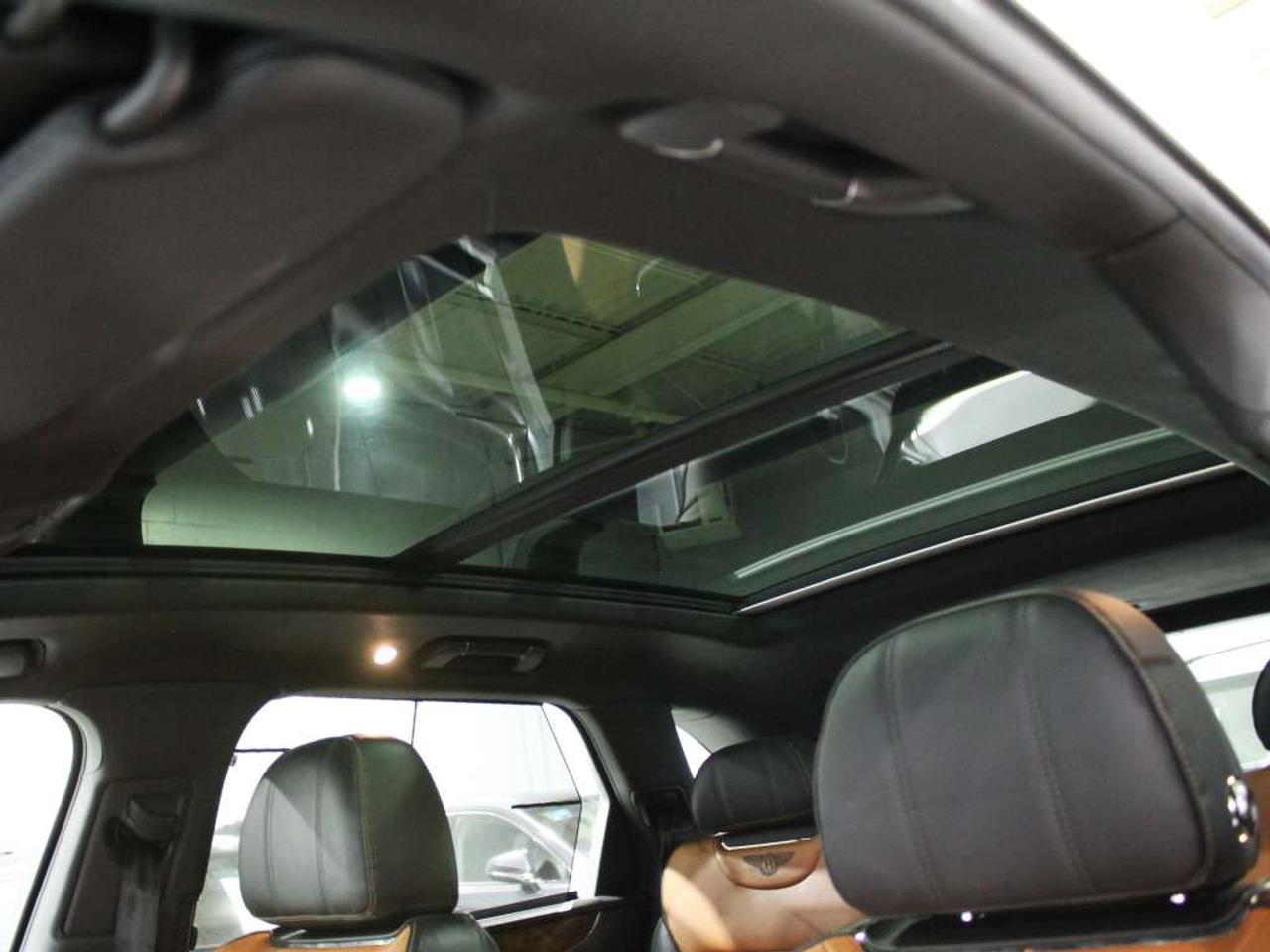 2020 Bentley Bentayga 24 Black Wheels V8 7 Passenger No Accidents Headsup Display Navi 360 Camera Photo