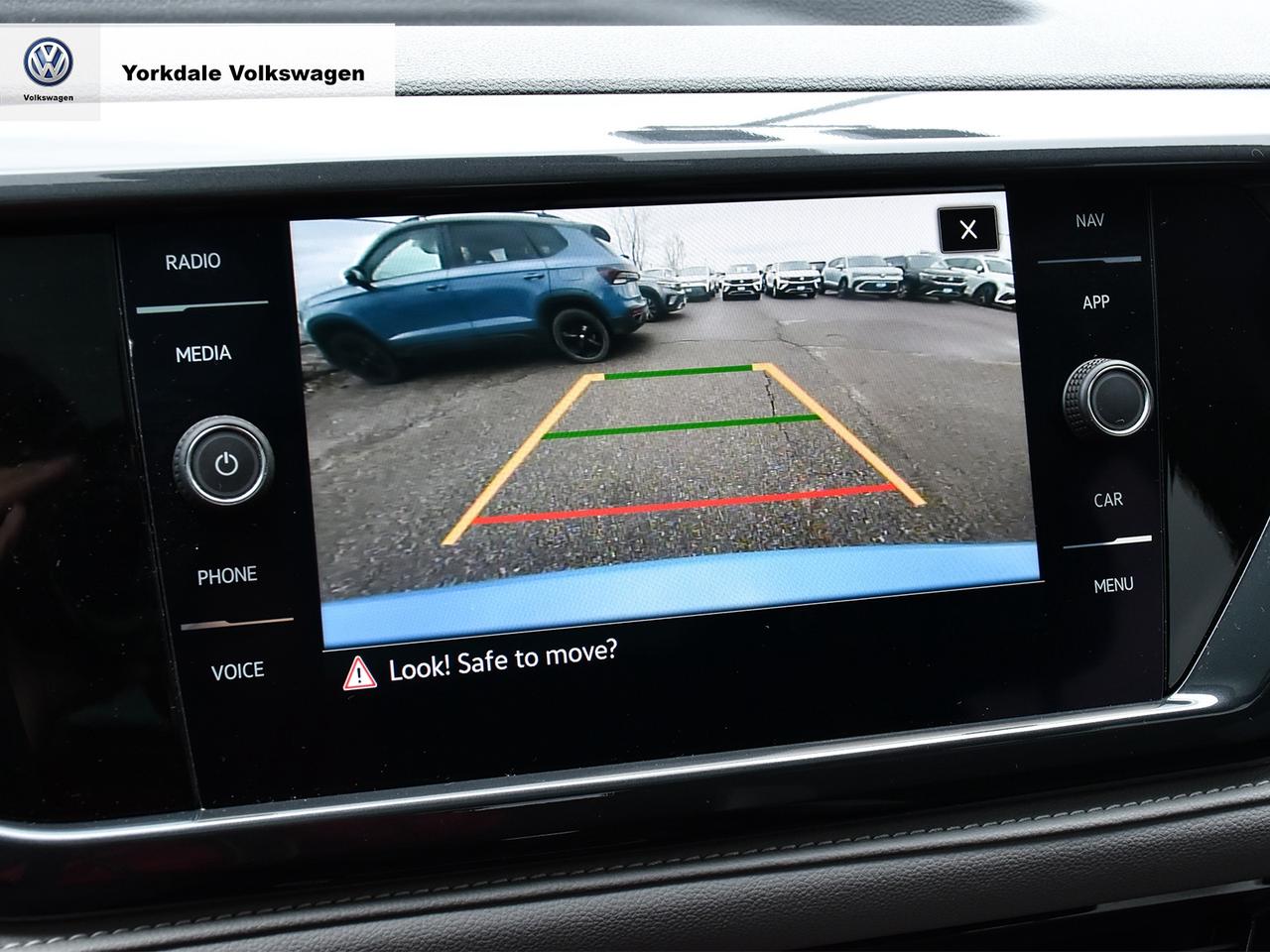 2022 Volkswagen Taos Highline Photo